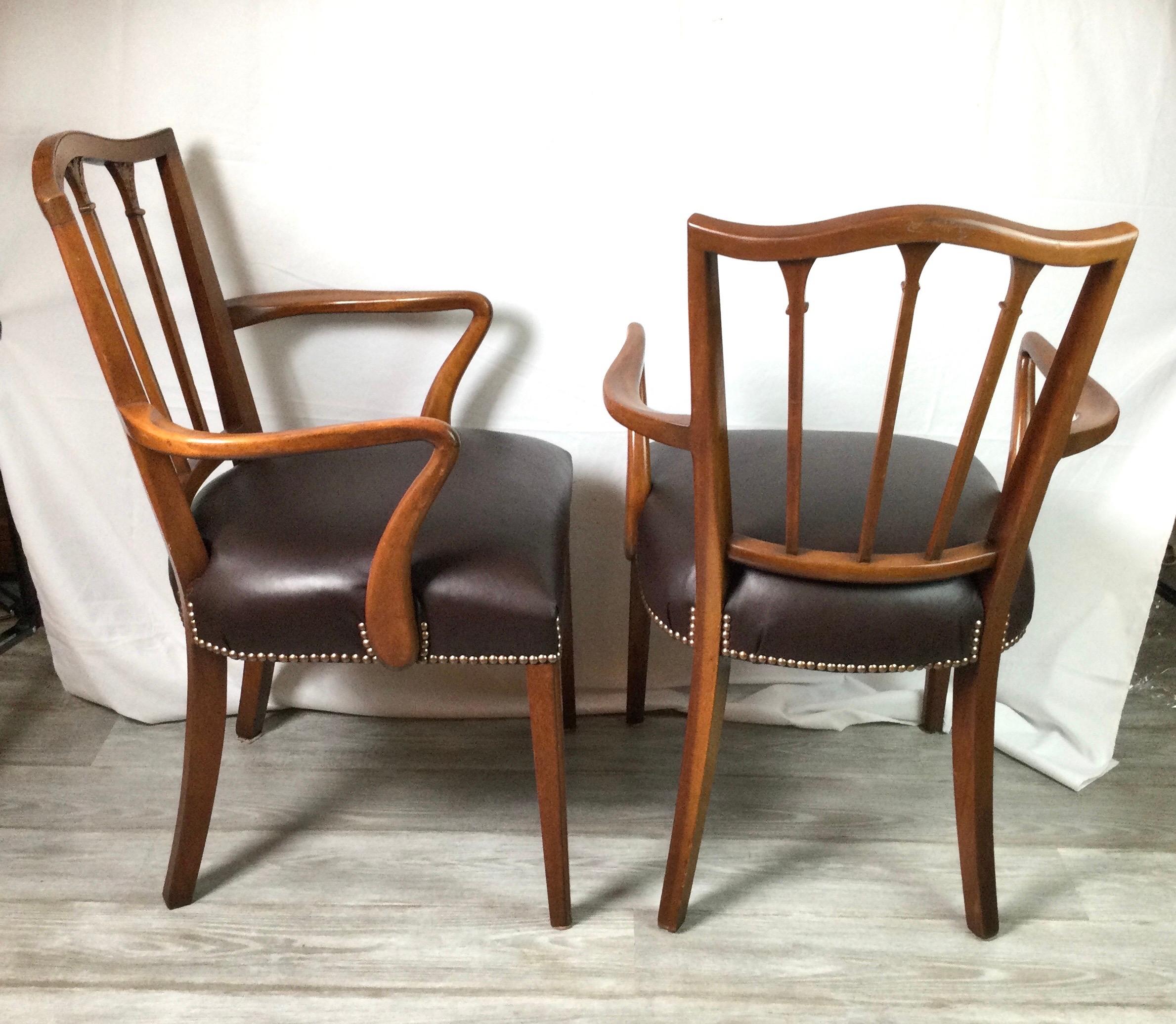 Pair of Mahogany and Leather Hepplewhite Stuye Armchairs In Excellent Condition In Lambertville, NJ