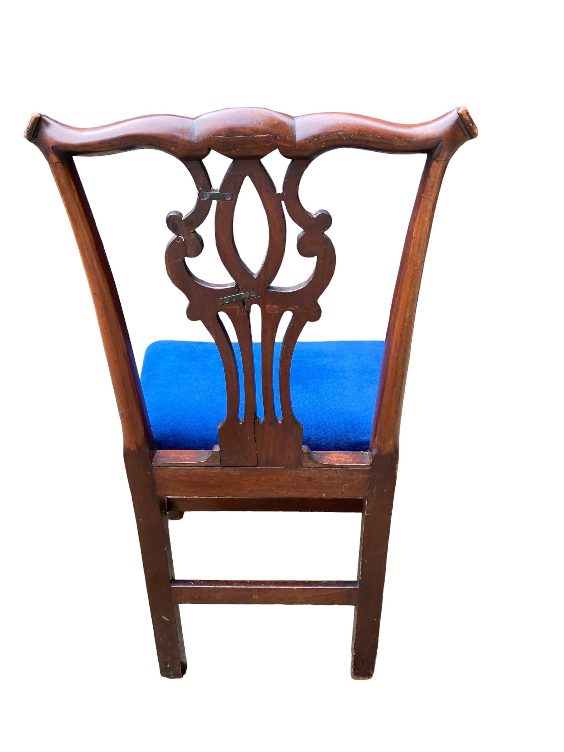 Une paire de chaises de salle à manger édouardiennes de style Chippendale en acajou. Bon état - En vente à Bishop's Stortford, GB