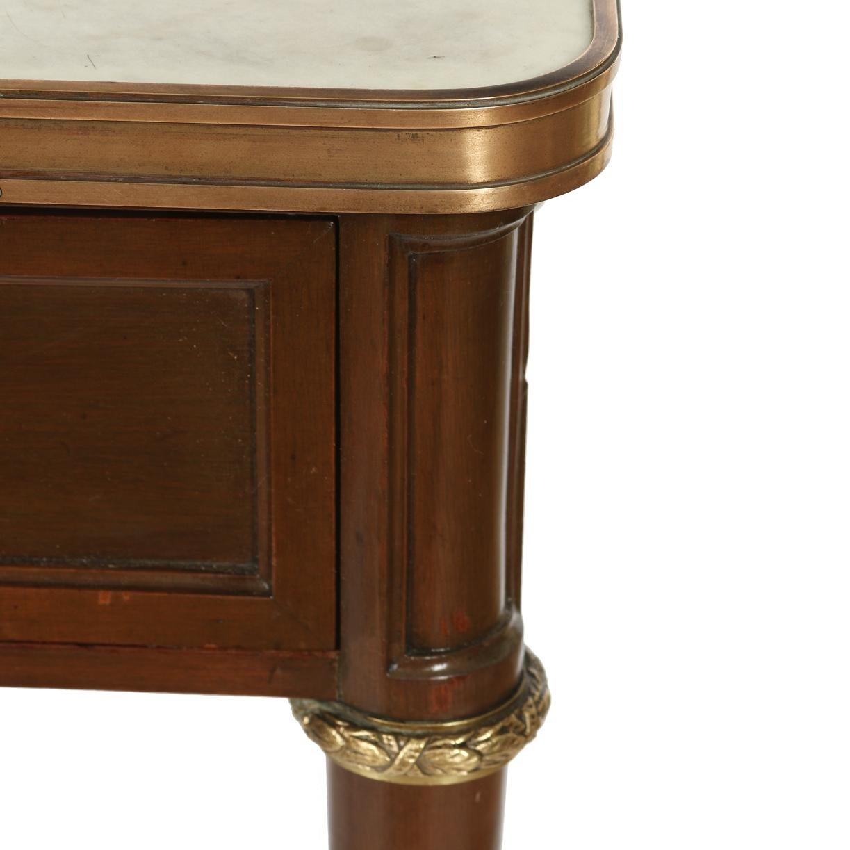 Pair of Mahogany Marble Top Nightstands with Brass Fittings In Good Condition In Locust Valley, NY