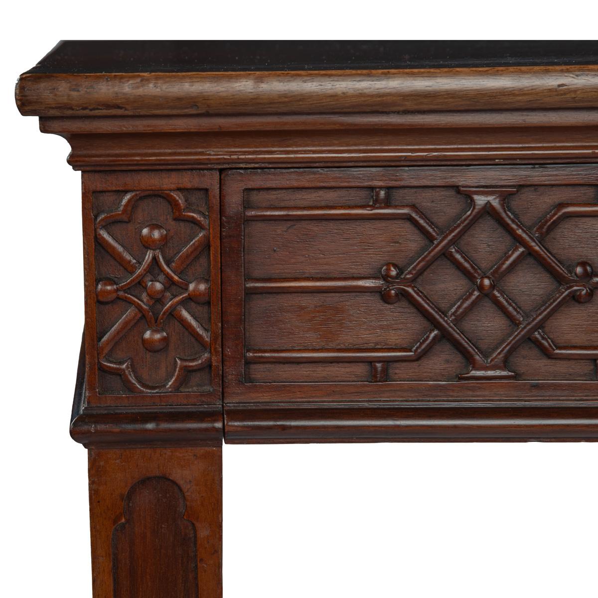 Paire de tables de service ou d'appoint en acajou de style George III Chinoiserie en vente 6