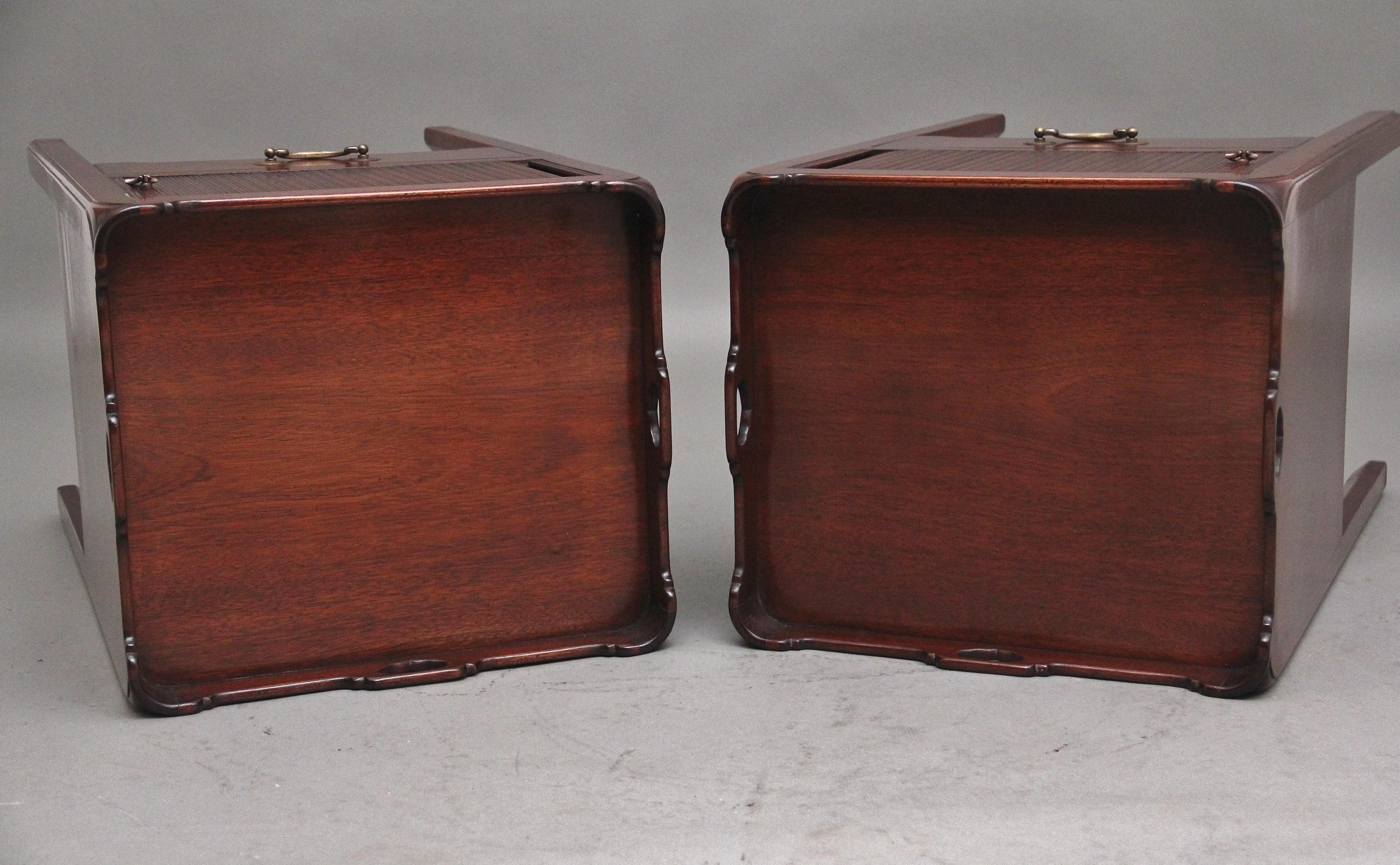 A pair of mahogany tray top bedside cabinets in the Georgian style For Sale 3