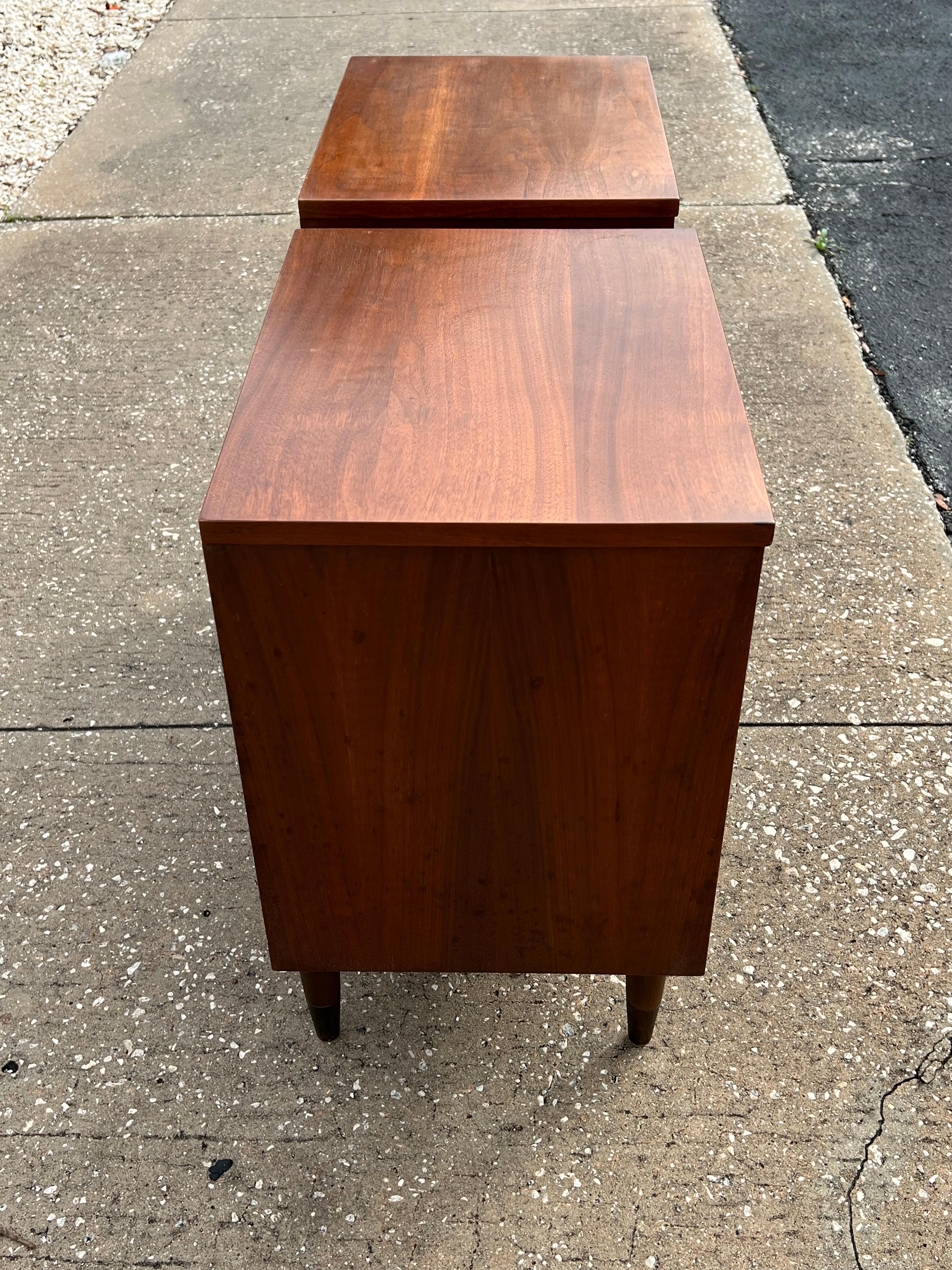 A Pair of Mainline by Hooker Mid Century Night Stands ca' 1960's For Sale 1