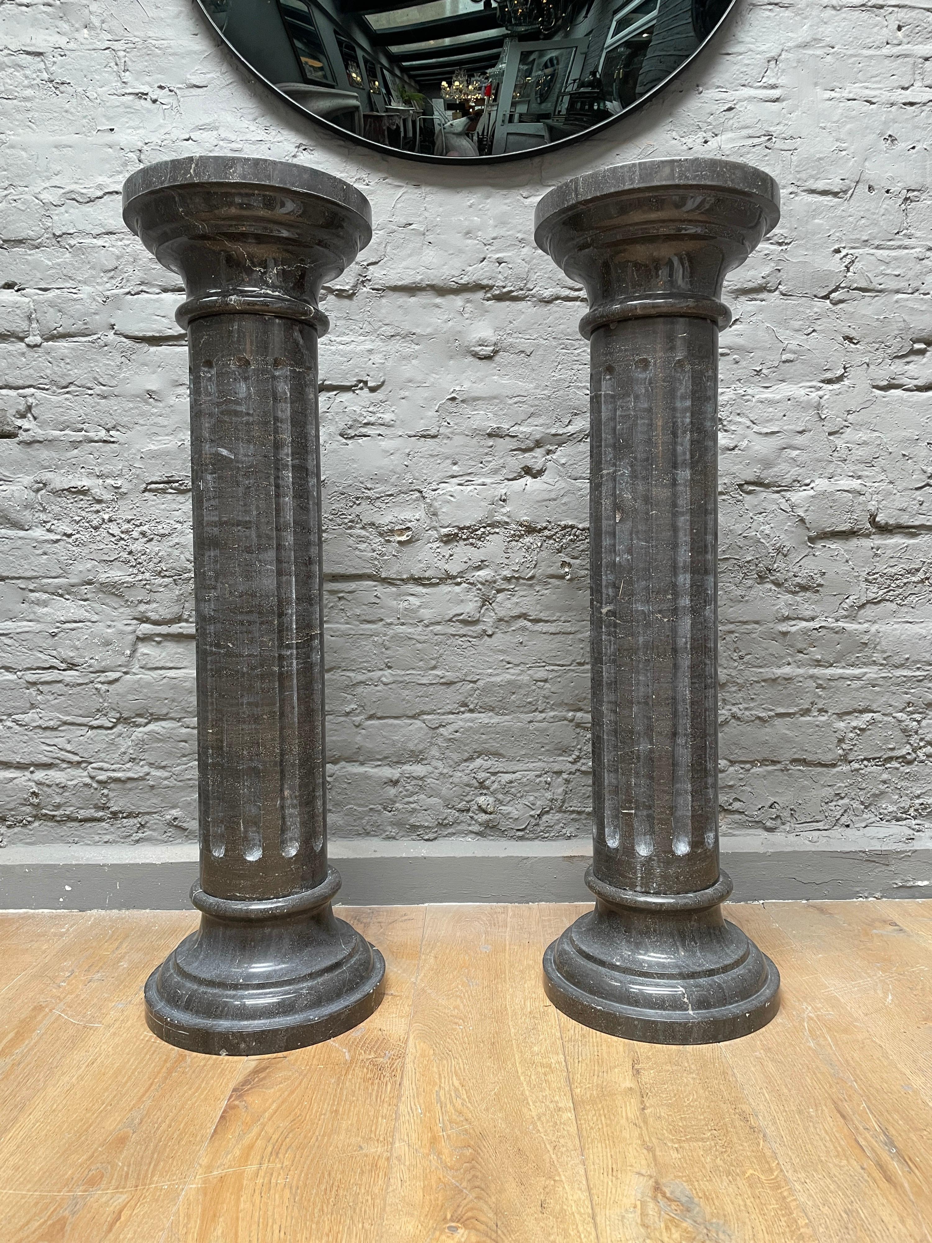 Pair of Marble Columns in Black Belgian Fossil Marble For Sale 4