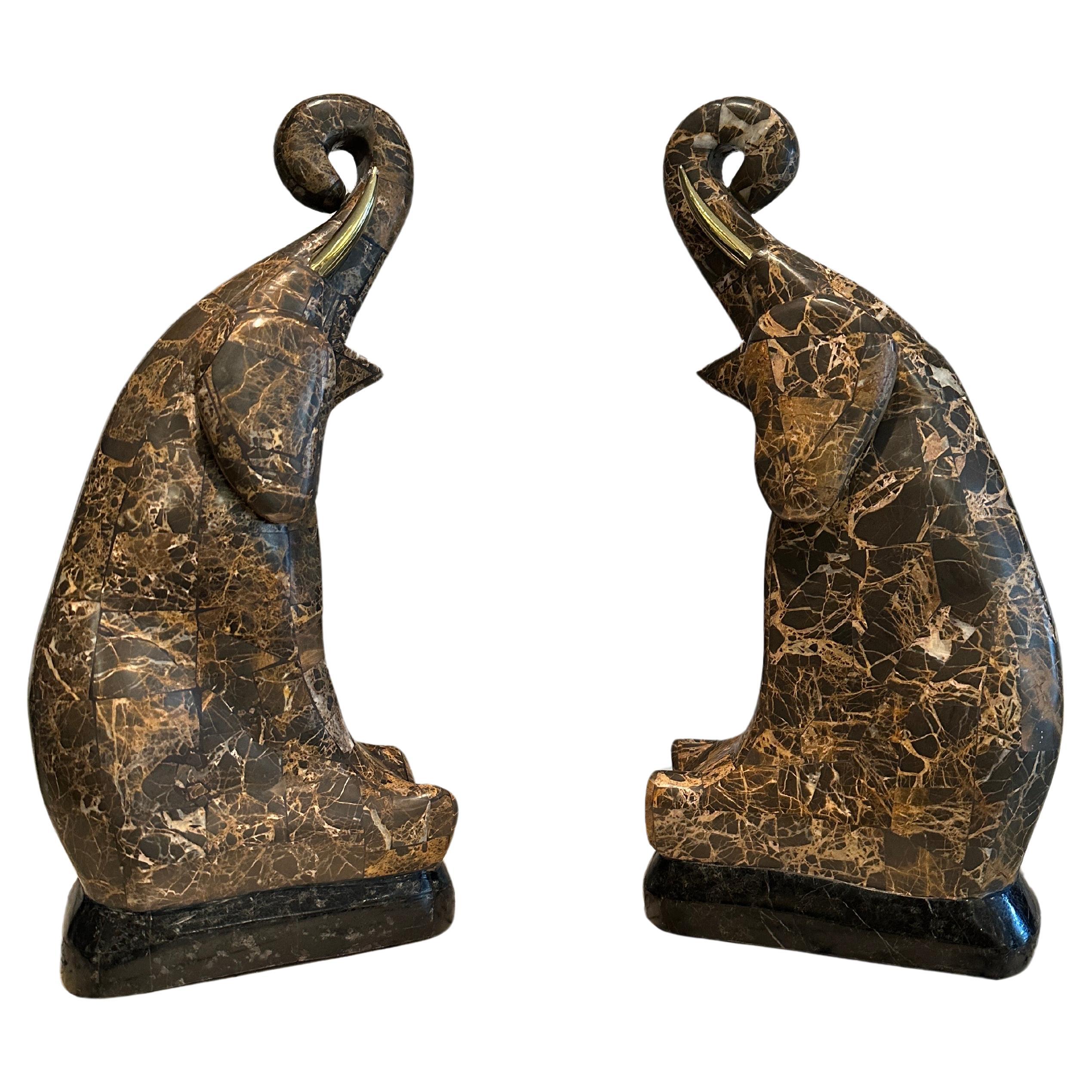 Ein Paar Elefanten aus Marmor von Maitland Smith  im Angebot