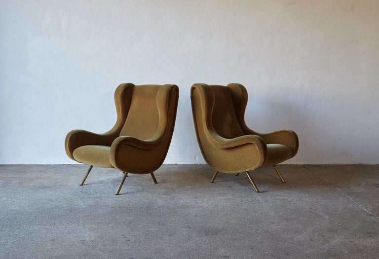 An pair of authentic early Marco Zanuso Senior chairs, Arflex, France, 1960s. The fabric has marks and small areas of damage so these are sold for re-upholstery. We can assist with re-upholstery in COM if required. Fast shipping worldwide.



UK