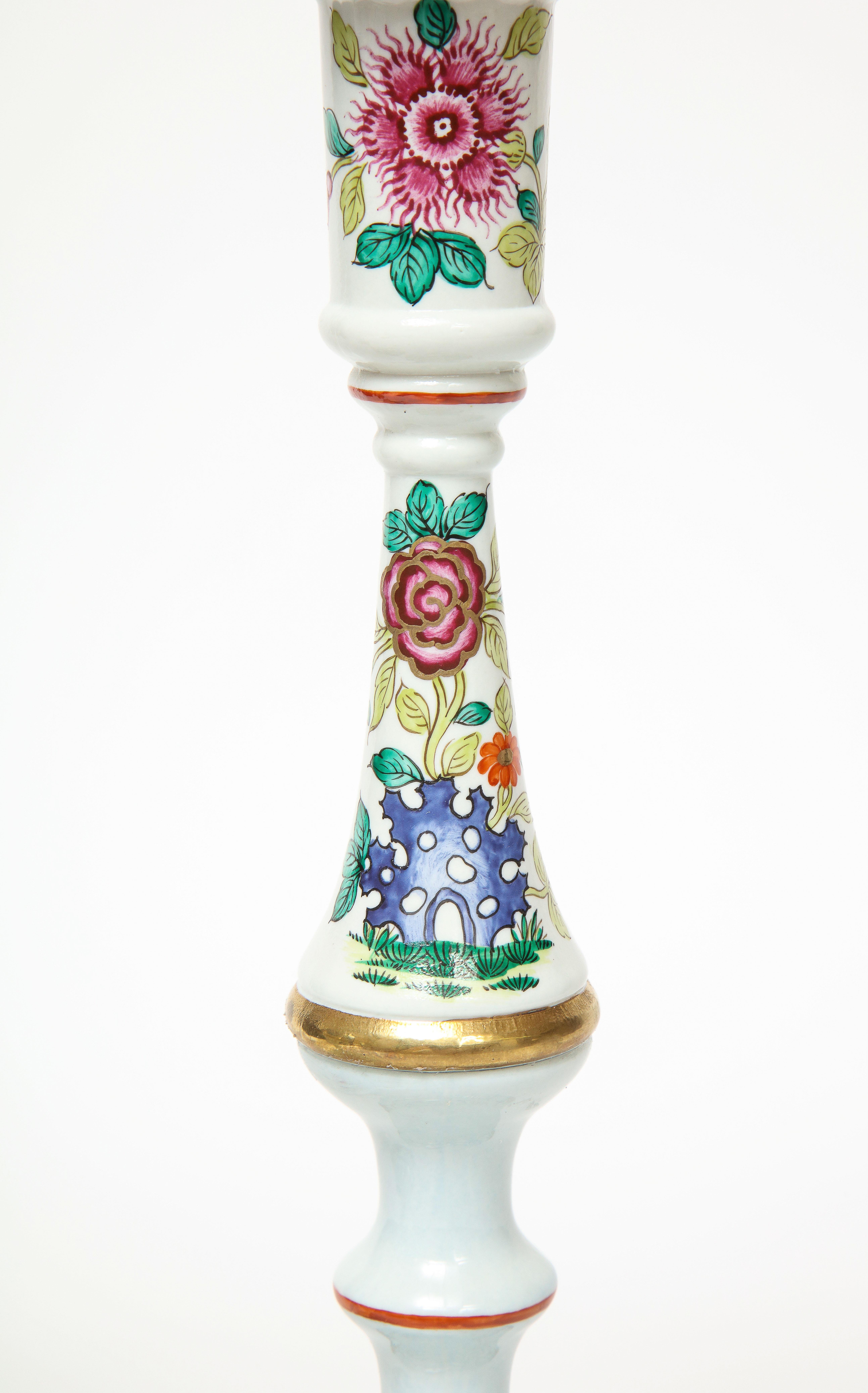 Pair of Mario Buatta Hand-Painted Porcelain Candlesticks In Good Condition For Sale In New York, NY
