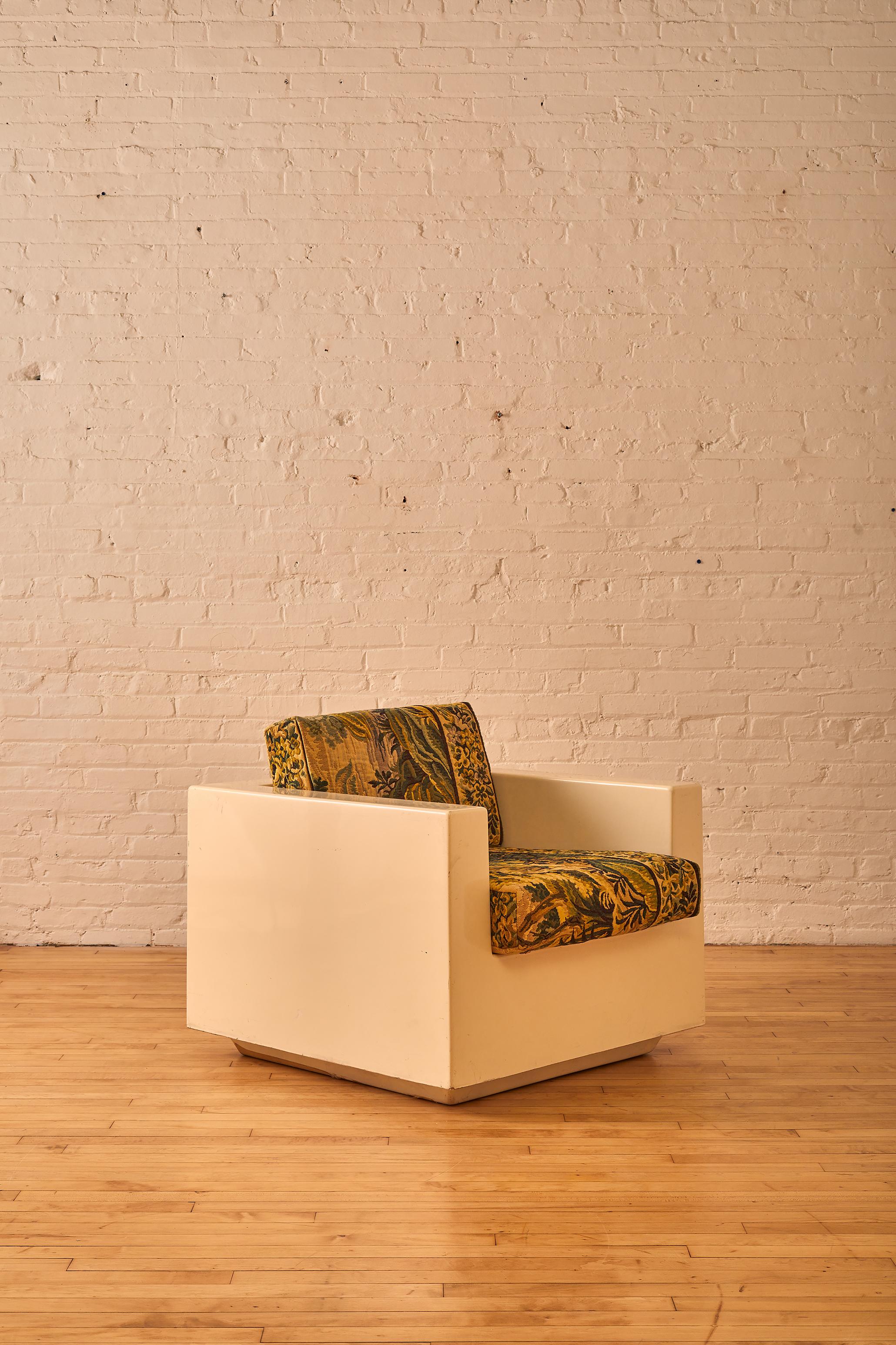 Mid-Century Modern A Pair of Italian Modern Cube Chairs