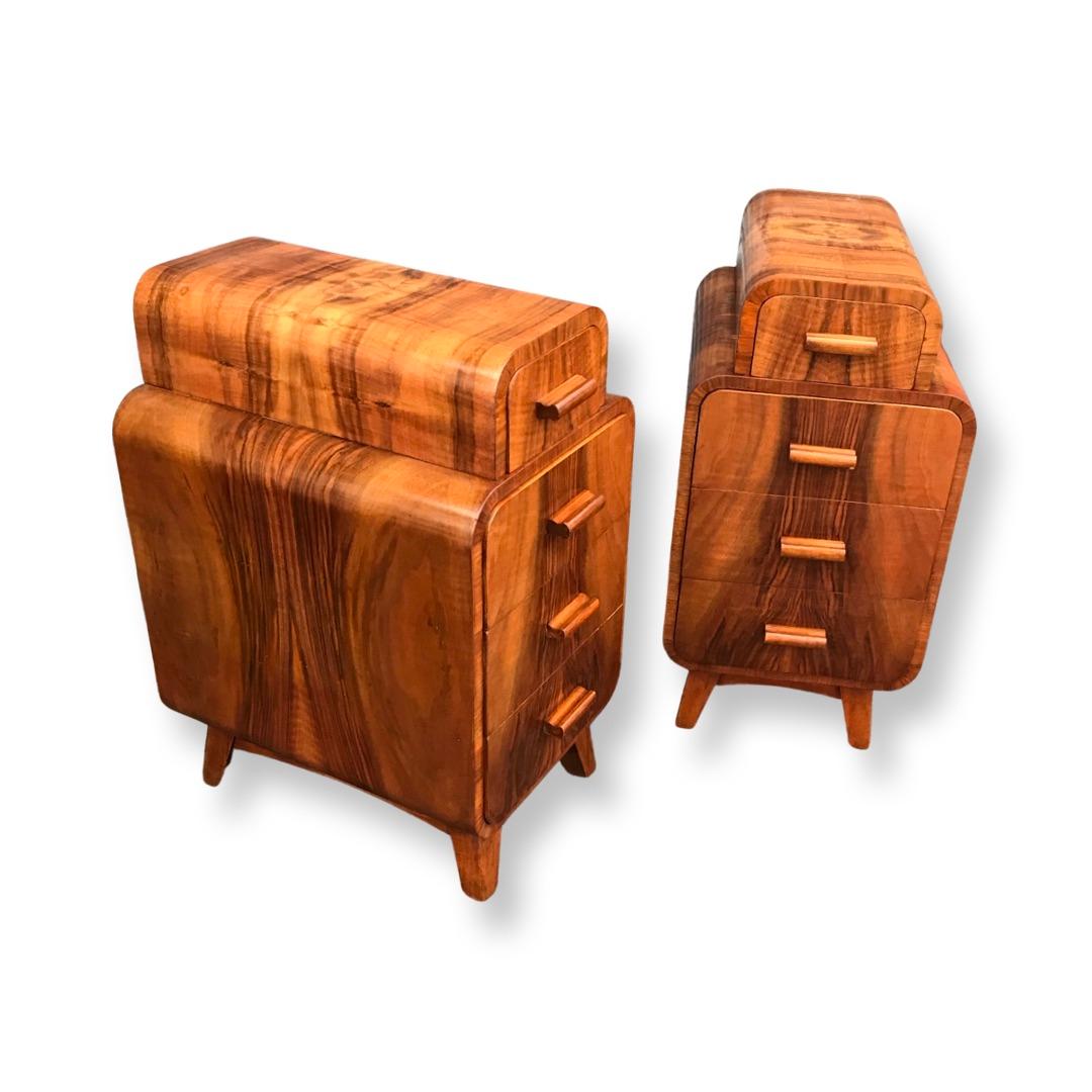 Pair of Matching Figured Walnut Art Deco Bedside Cabinets / Nightstands In Good Condition In Barnstaple, GB