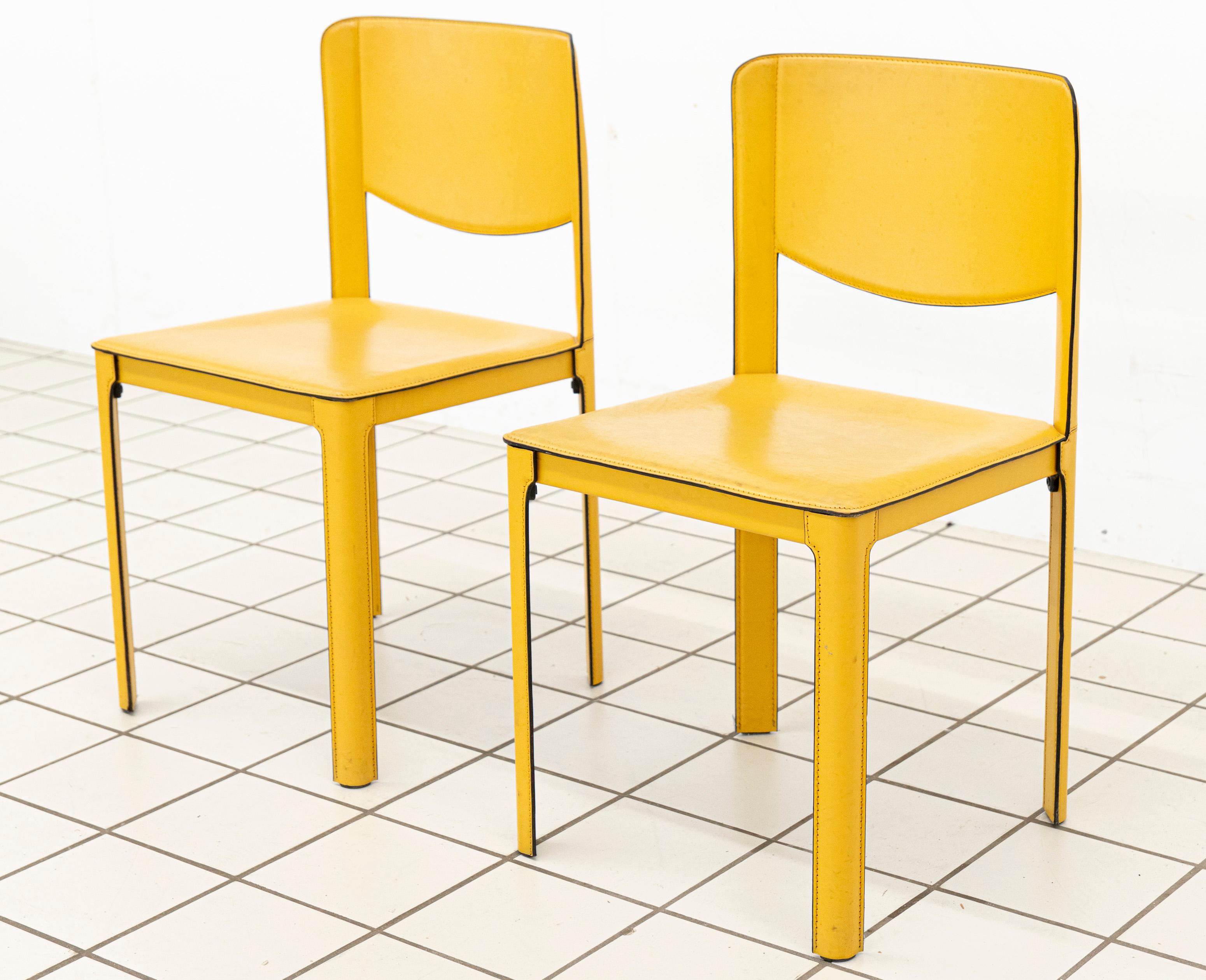 Ein Paar Matteo Grassi Stühle des Designers Tito Agnoli im Zustand „Relativ gut“ im Angebot in AMSTELVEEN, NL