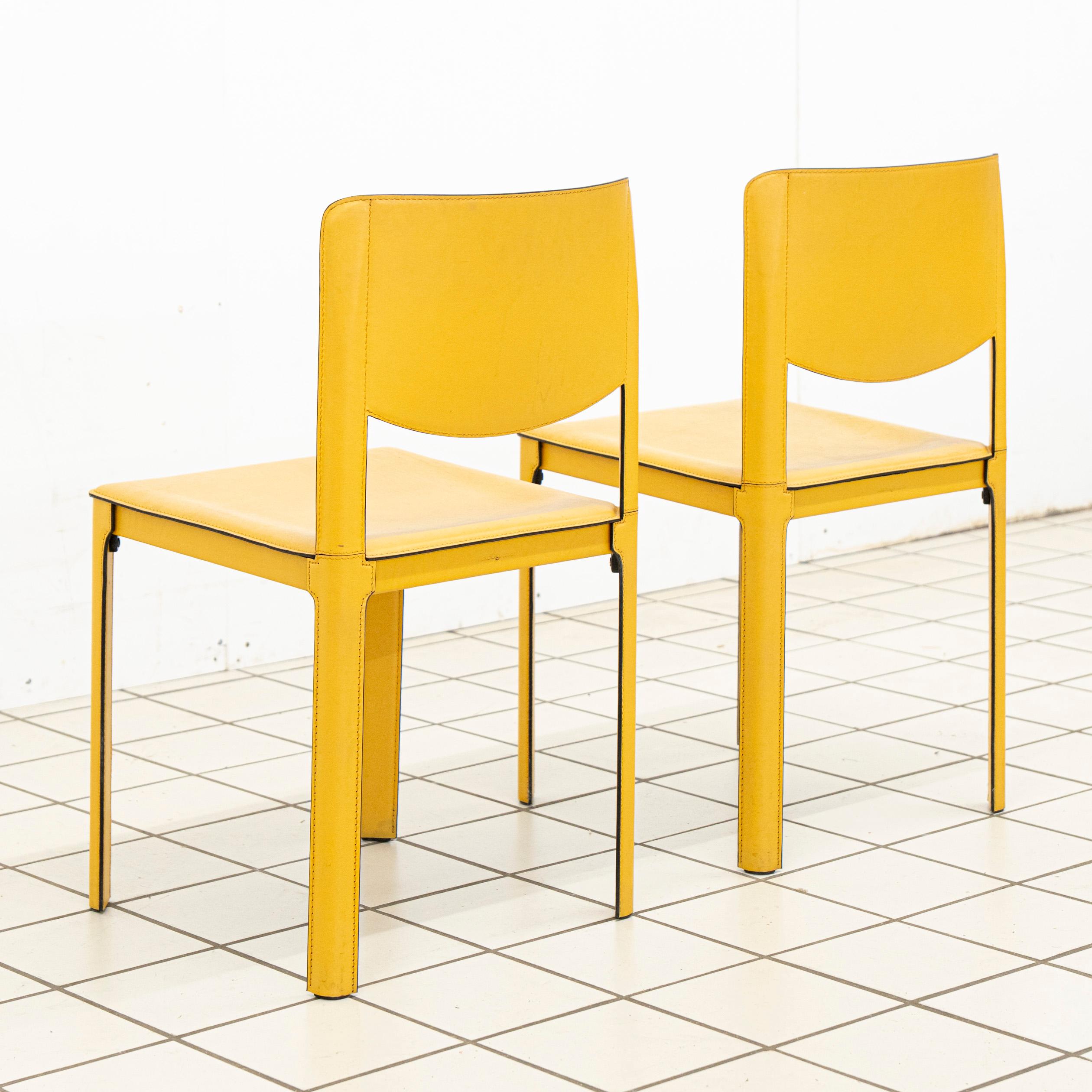 Ein Paar Matteo Grassi Stühle des Designers Tito Agnoli im Angebot 2