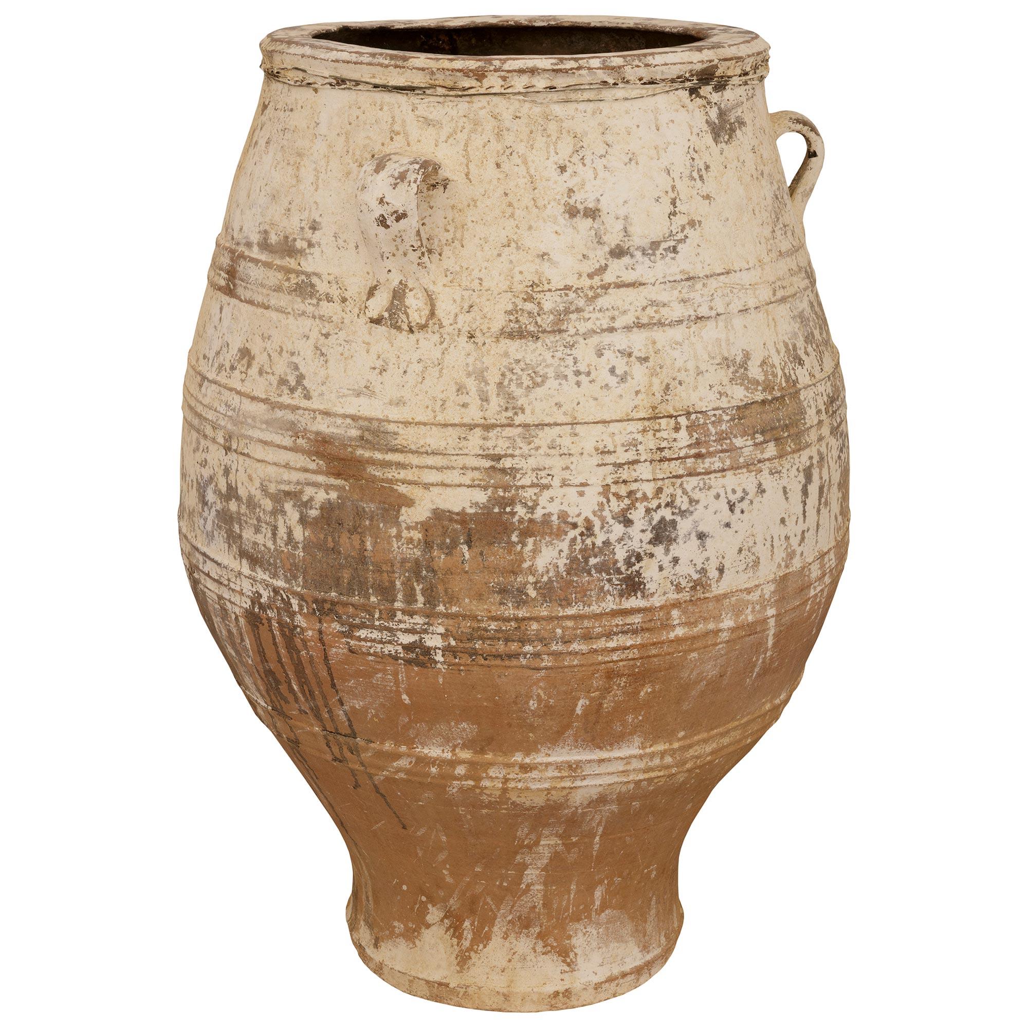 Greco Coppia di vasi da olive in terracotta patinata mediterranea del XIX secolo in vendita