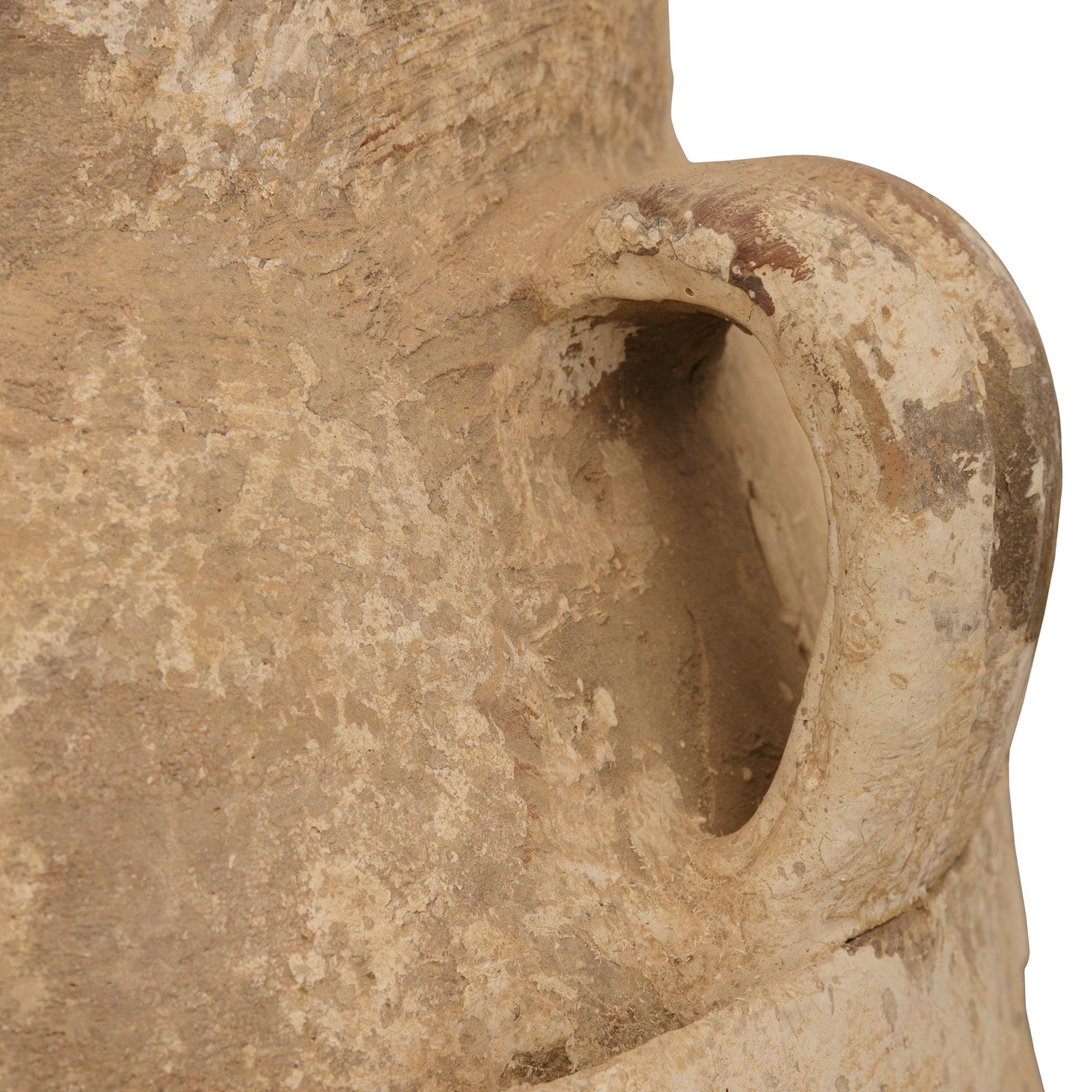 XIXe siècle Paire de jarres à olives en terre cuite patinée de style méditerranéen du 19e siècle en vente