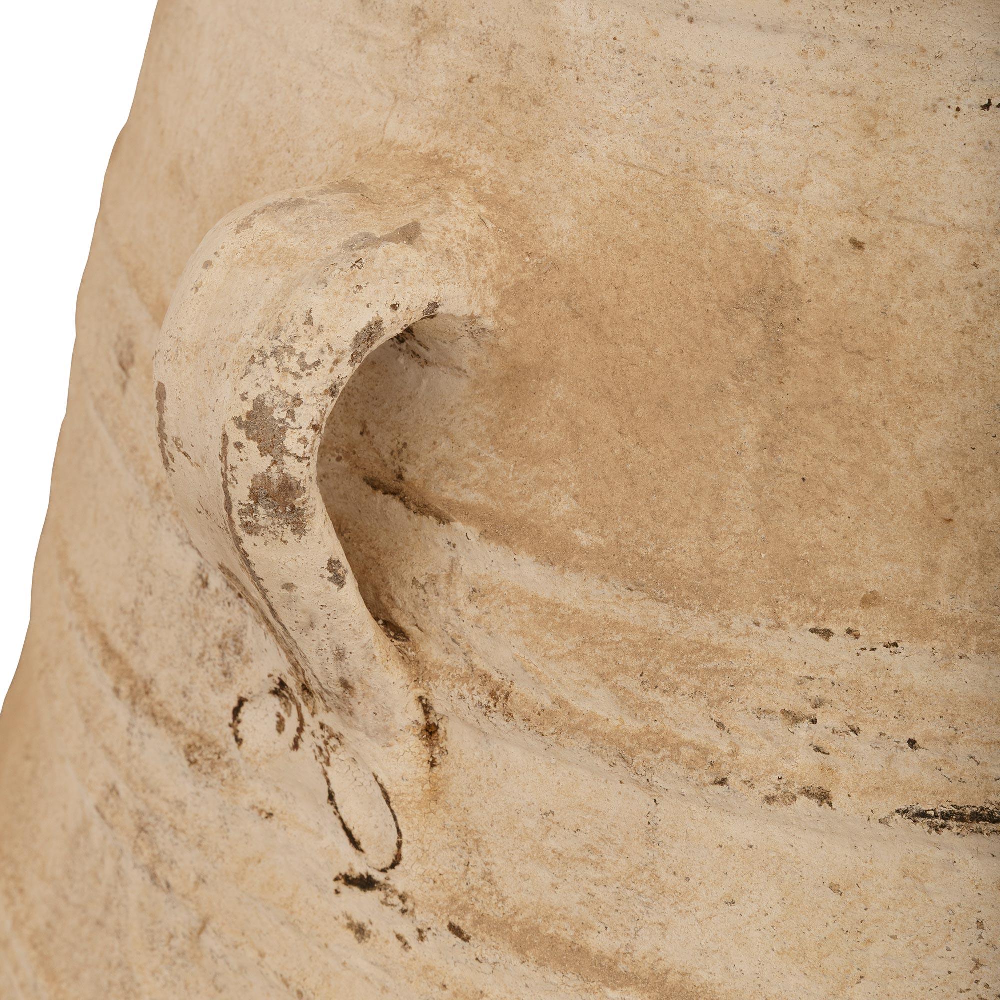 Terracotta Coppia di vasi da olive in terracotta patinata mediterranea del XIX secolo in vendita