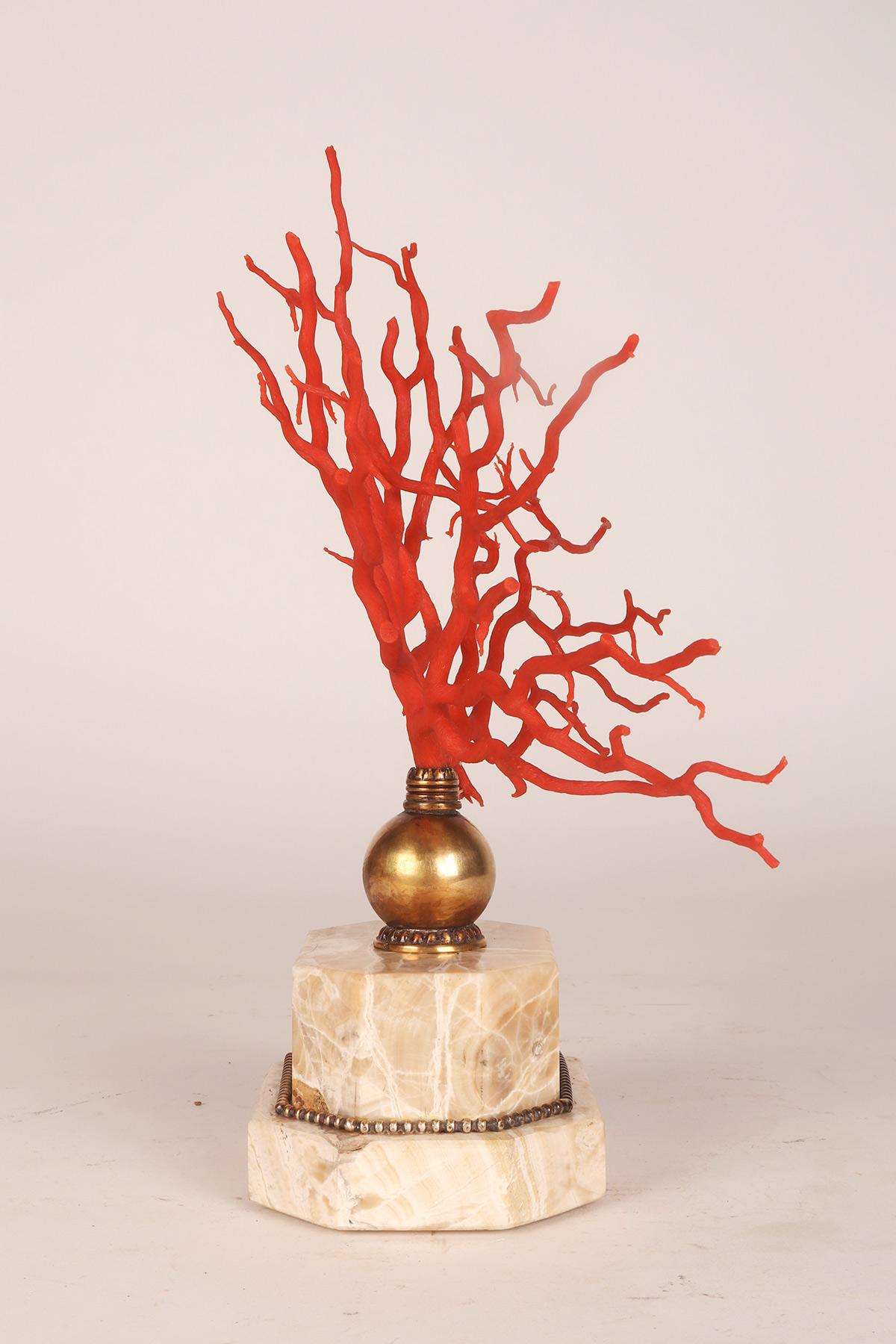 Ein Paar mediterraner roter Korallen (Corallium-Rurum), Italien 1880er Jahre. (Bronze) im Angebot