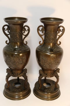 Pair of Meiji Period 19th Century Japanese Bronze Vases, circa 1900