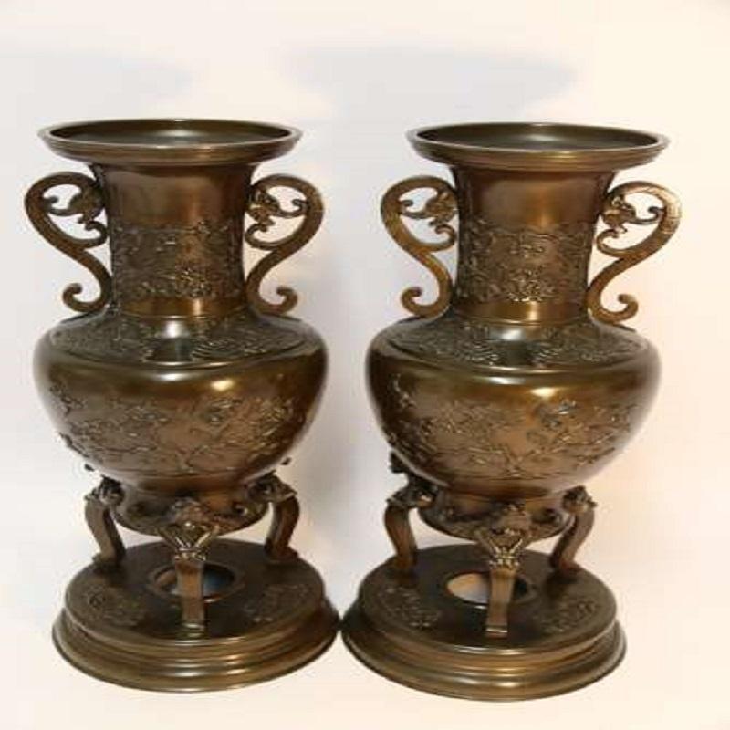 Pair of Meiji Period Japanese Bronze Vases with Mask Head Handles, circa 1900 For Sale 7