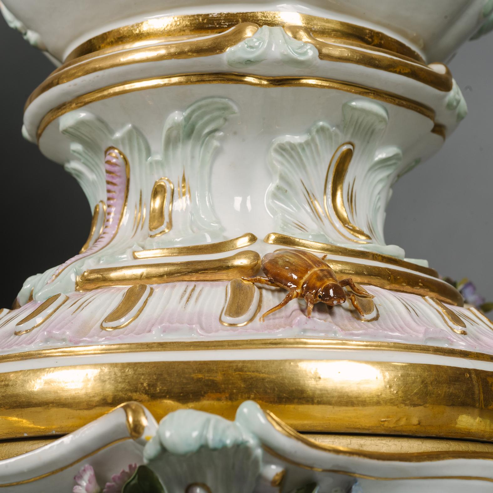 A Pair of Meissen Porcelain Flower-Encrusted Vases, Covers and Stands 4