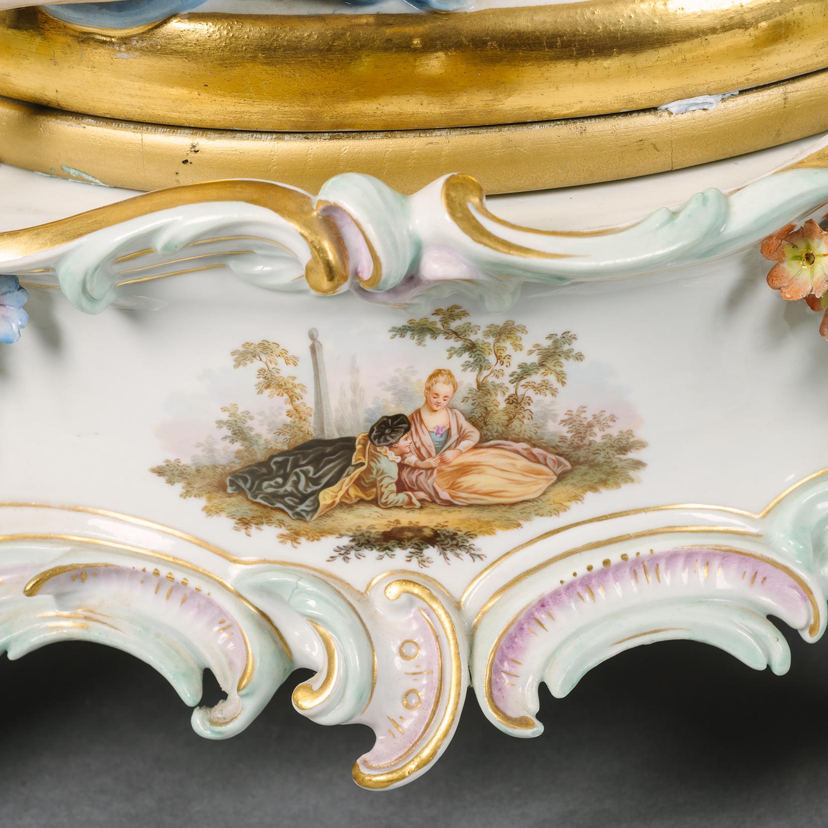 A Pair of Meissen Porcelain Flower-Encrusted Vases, Covers and Stands 6