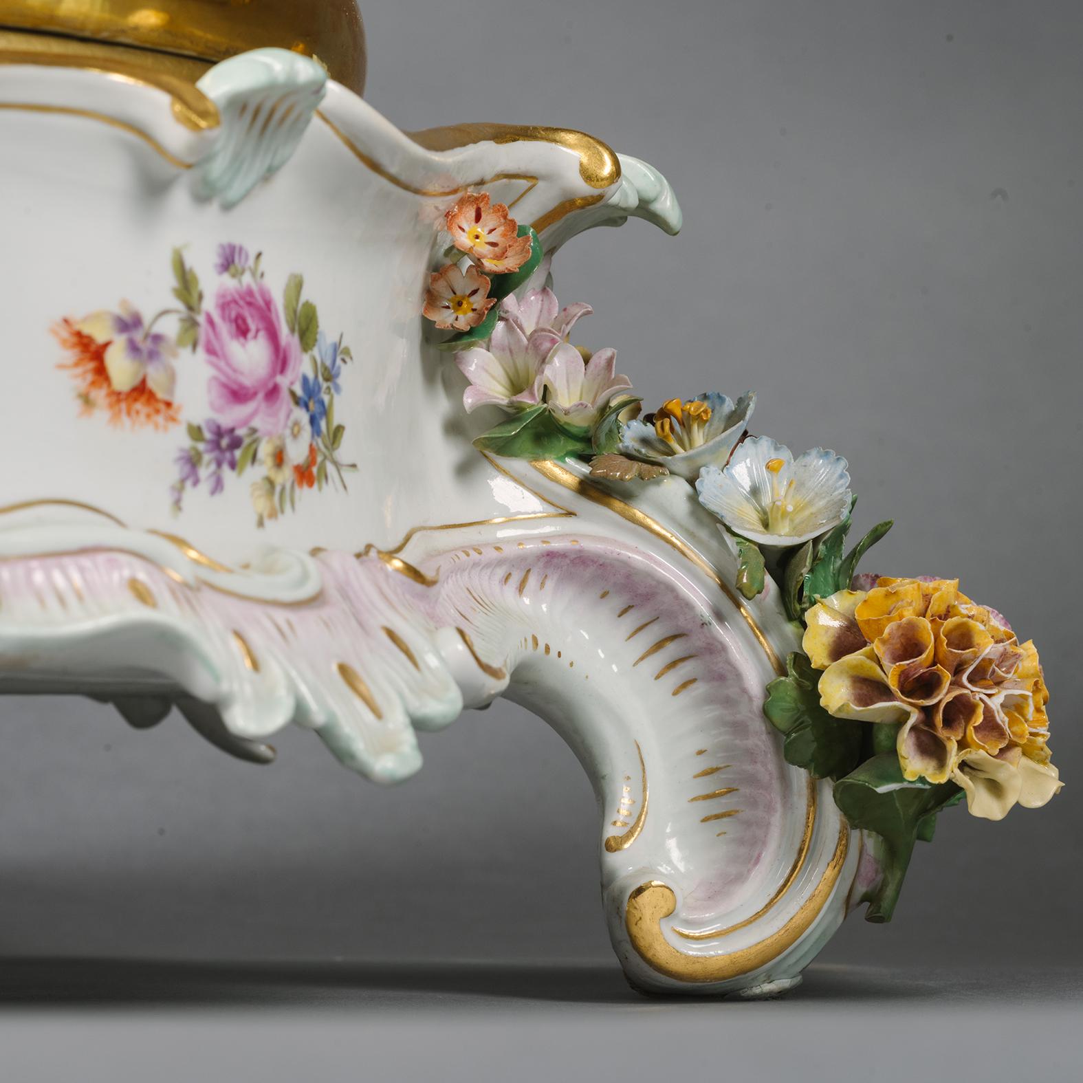 A Pair of Meissen Porcelain Flower-Encrusted Vases, Covers and Stands 7