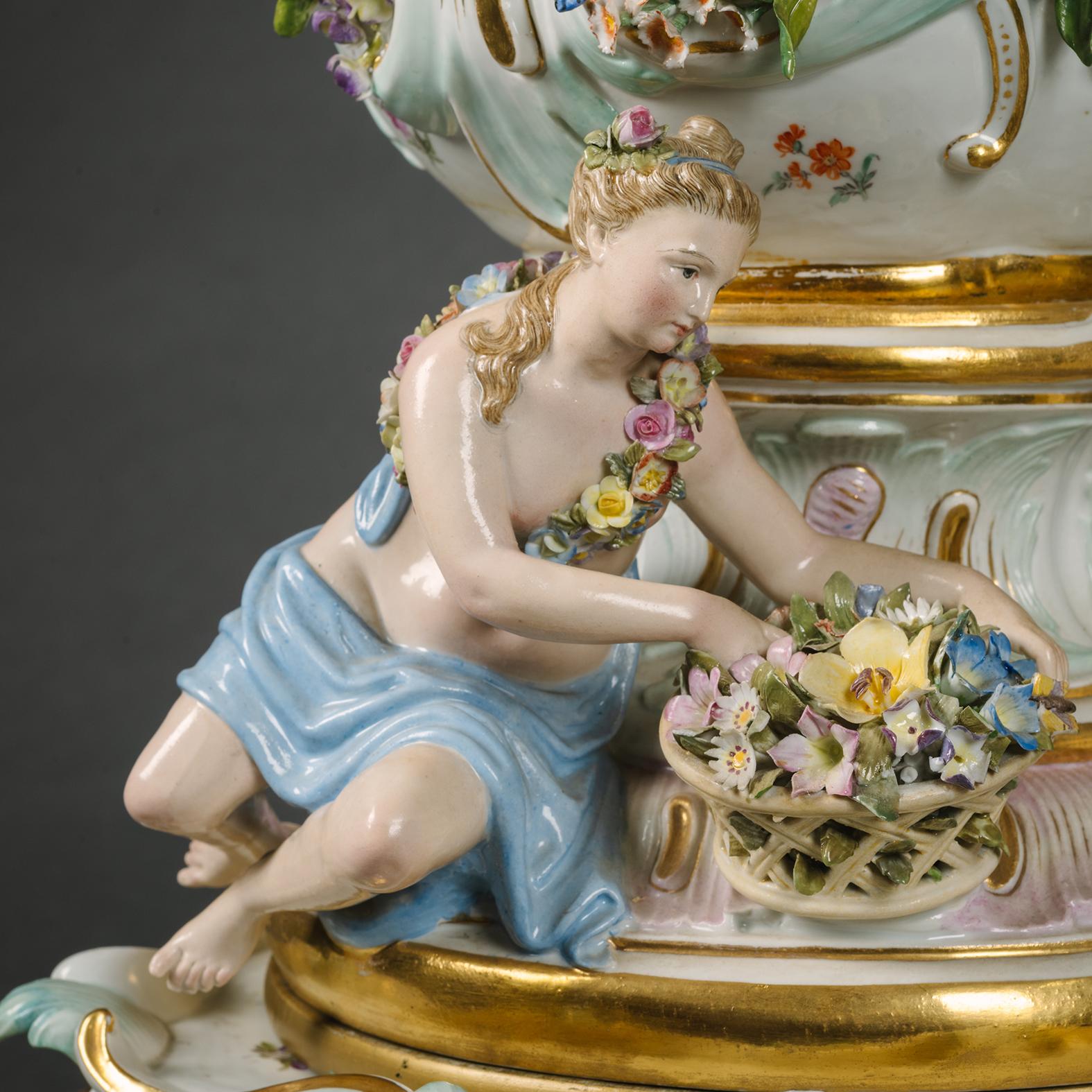 German A Pair of Meissen Porcelain Flower-Encrusted Vases, Covers and Stands