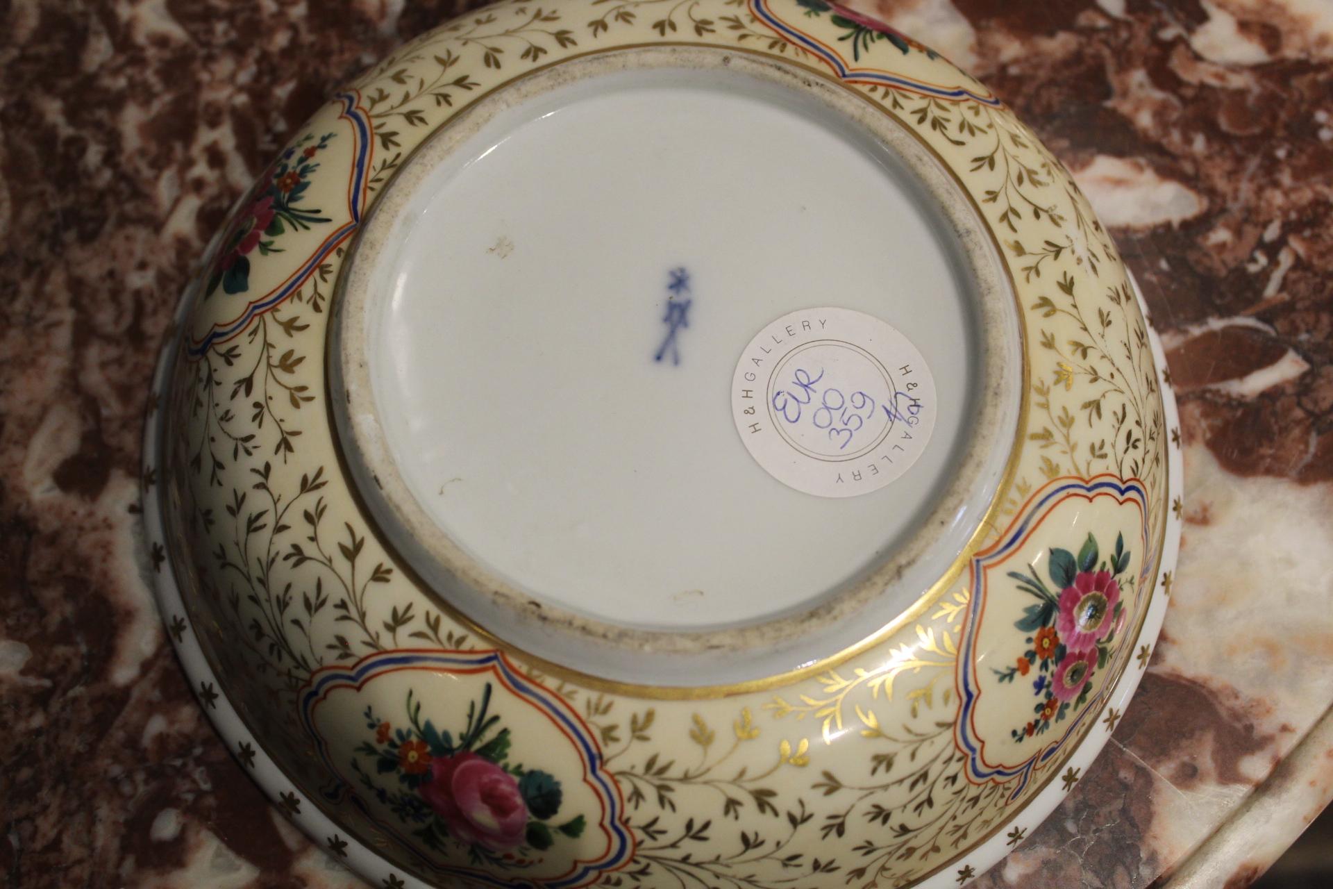 Enameled Pair of Meissen Porcelain Lidded Bowls with Lemon Finials, Marked: Marcolini For Sale