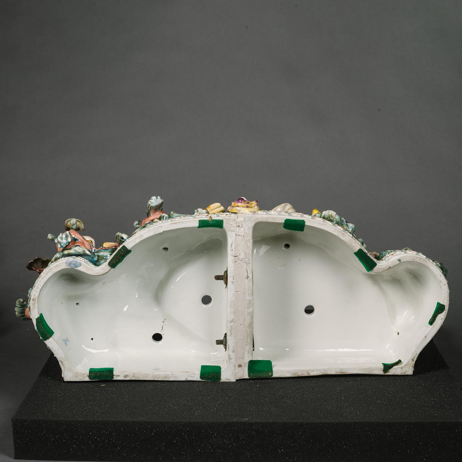 Una coppia di gruppi figurativi mitologici in Meissen Porcelain in vendita 10