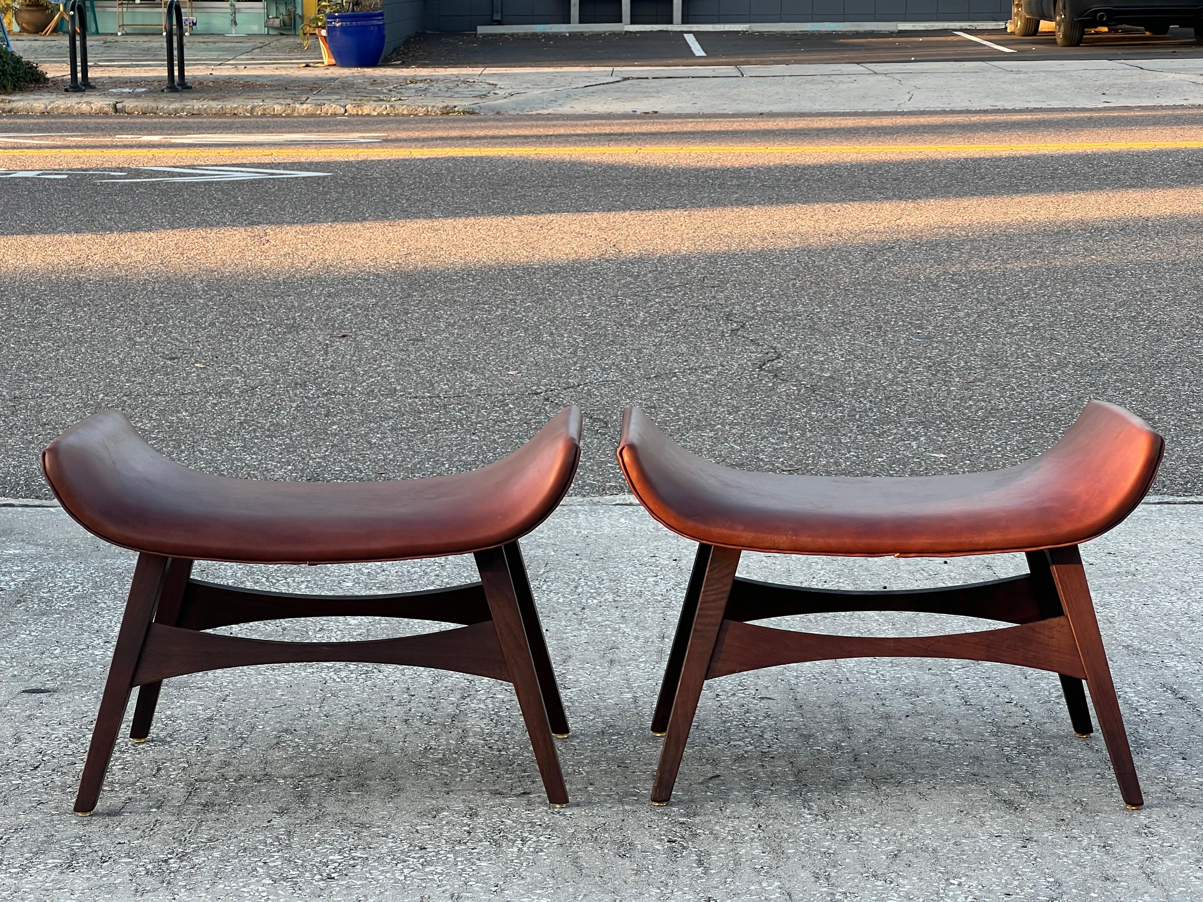 Ein Paar Mel Abitz Große Hocker für Galloway's Ca' 1960's in Brown Leder im Angebot 7