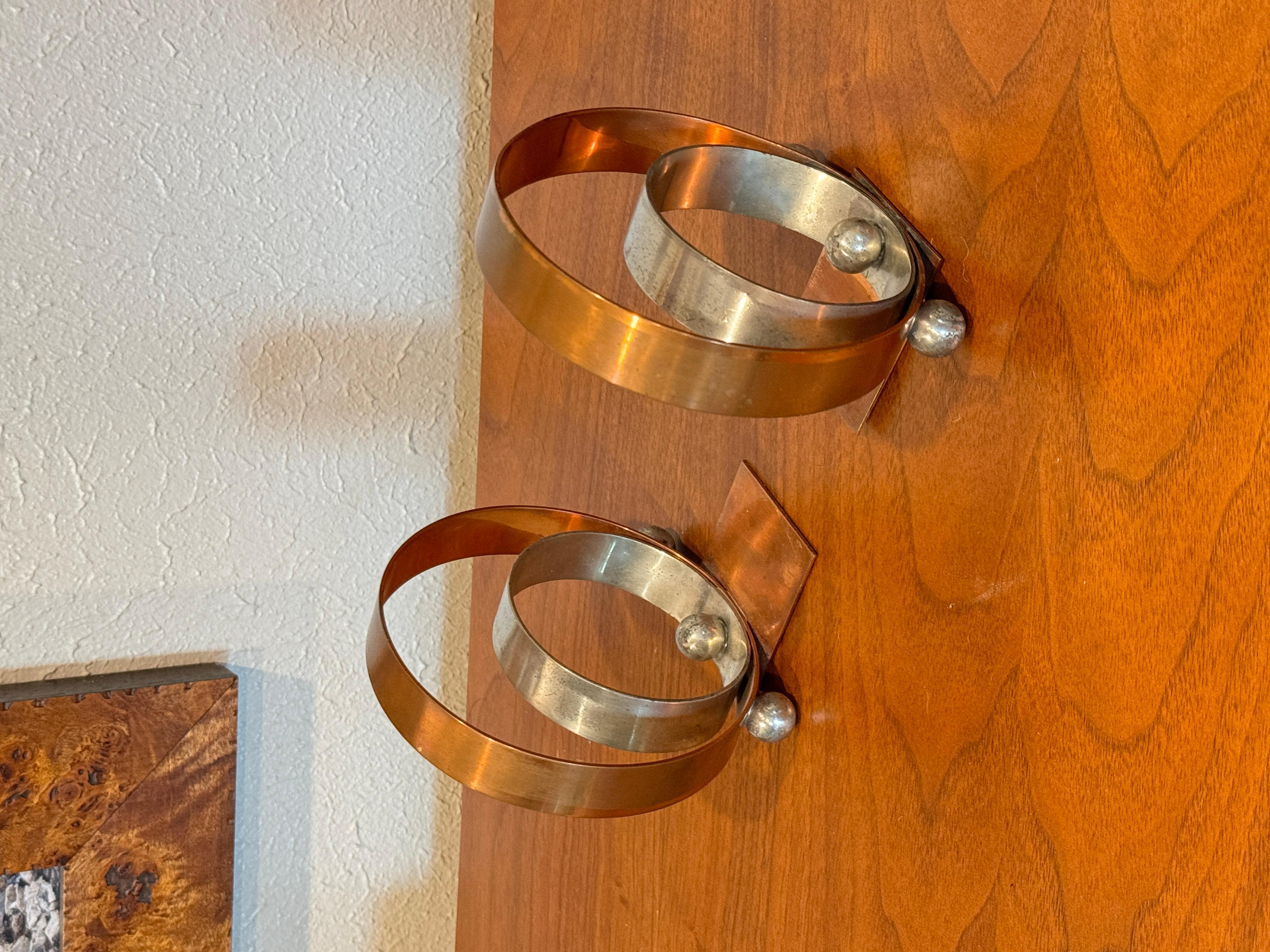 Sconosciuto Coppia di fermalibri Art Deco in metallo e rame di Walter Von Nessen degli anni '30 circa in vendita