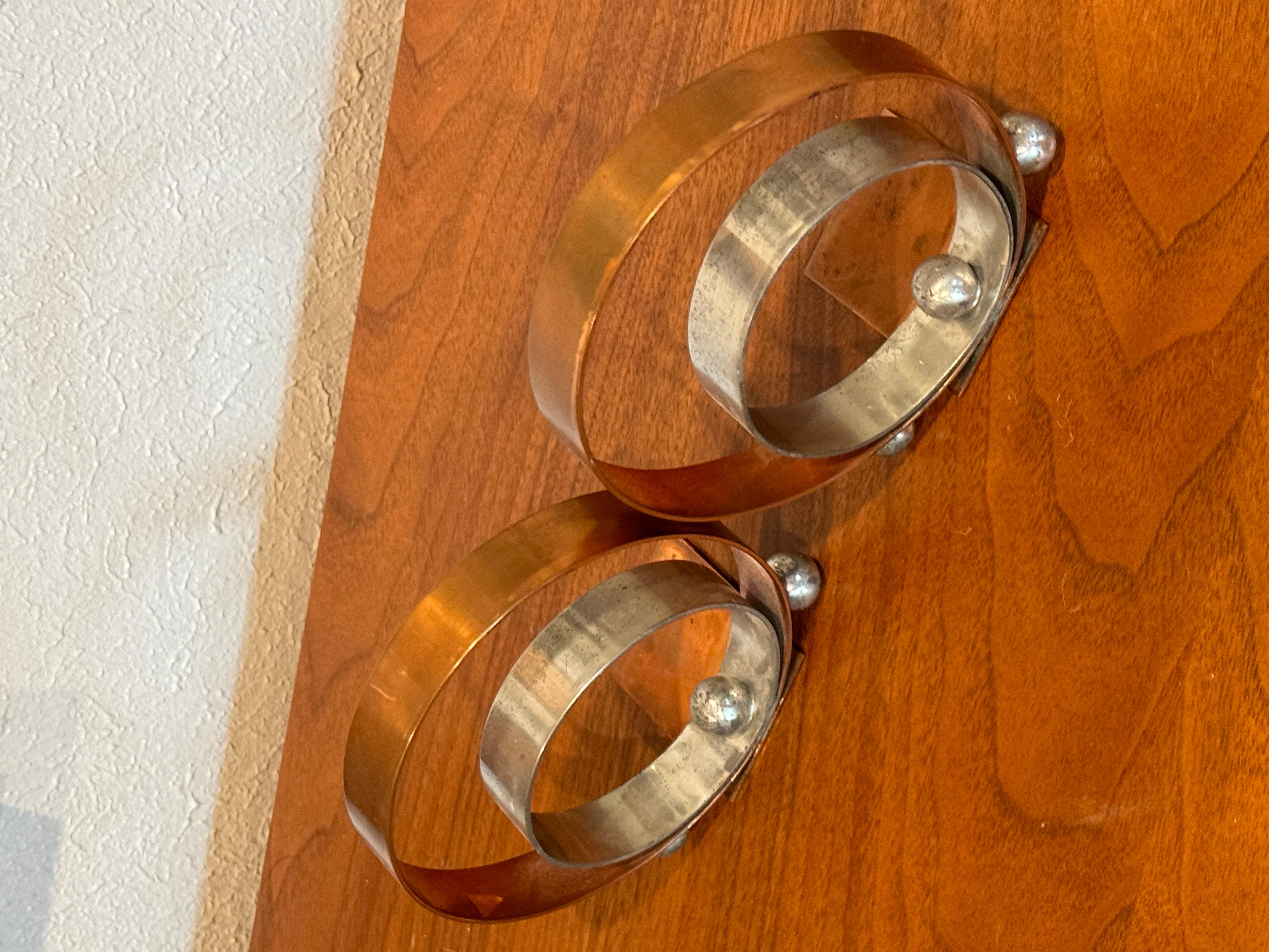Coppia di fermalibri Art Deco in metallo e rame di Walter Von Nessen degli anni '30 circa in vendita 1