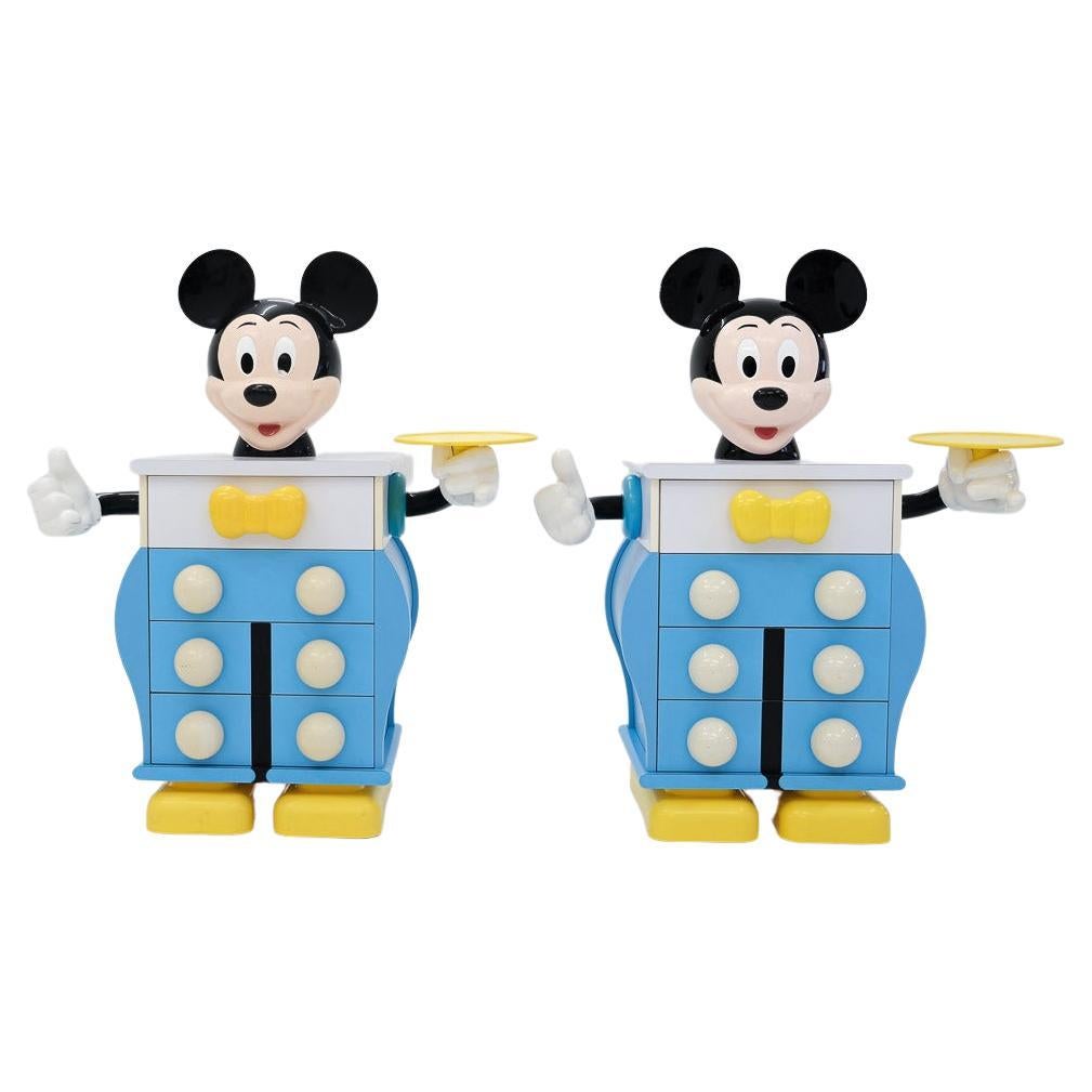 Une paire de tiroirs Mickey Mouser par Pierre Colleu pour Disney par Starform