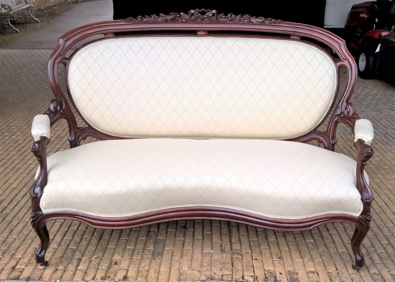 Pair of Mid-19th Century Continental Carved Mahogany Framed Serpentine Sofa's For Sale 7