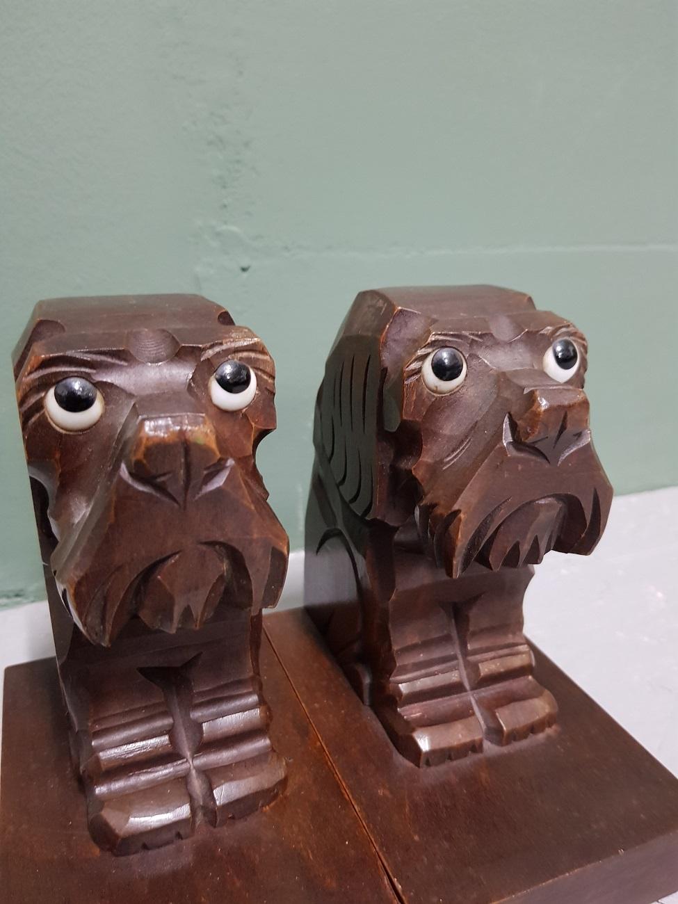 European Pair of Mid-20th Century Hand Carved Sitting Dogs Bookends For Sale