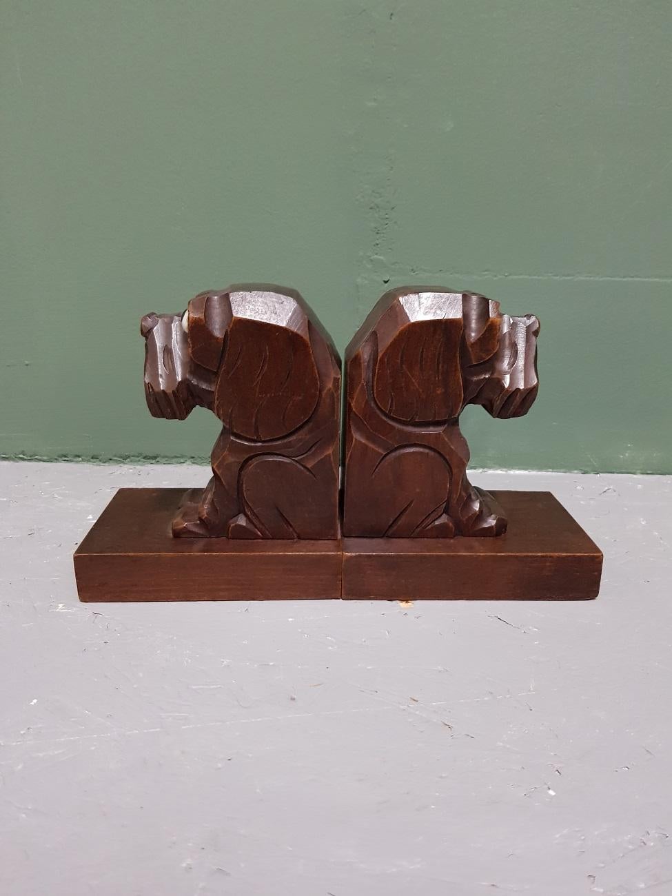Wood Pair of Mid-20th Century Hand Carved Sitting Dogs Bookends For Sale