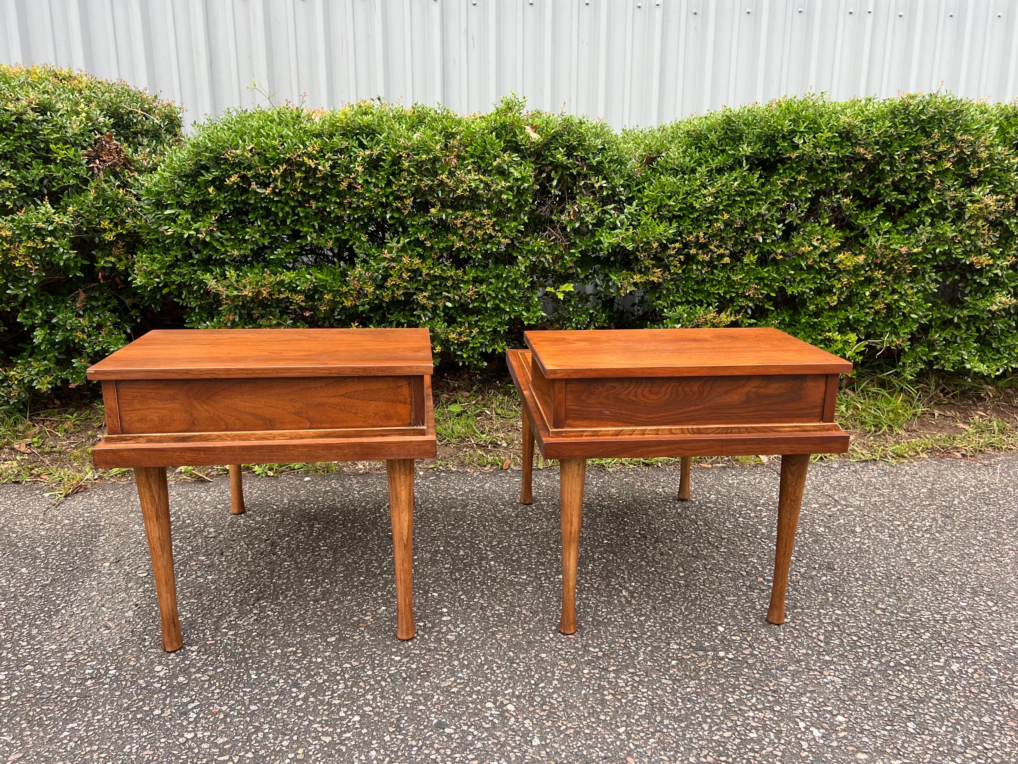 Pair of Mid-20th Century Modern American of Martinsville Side Tables For Sale 8