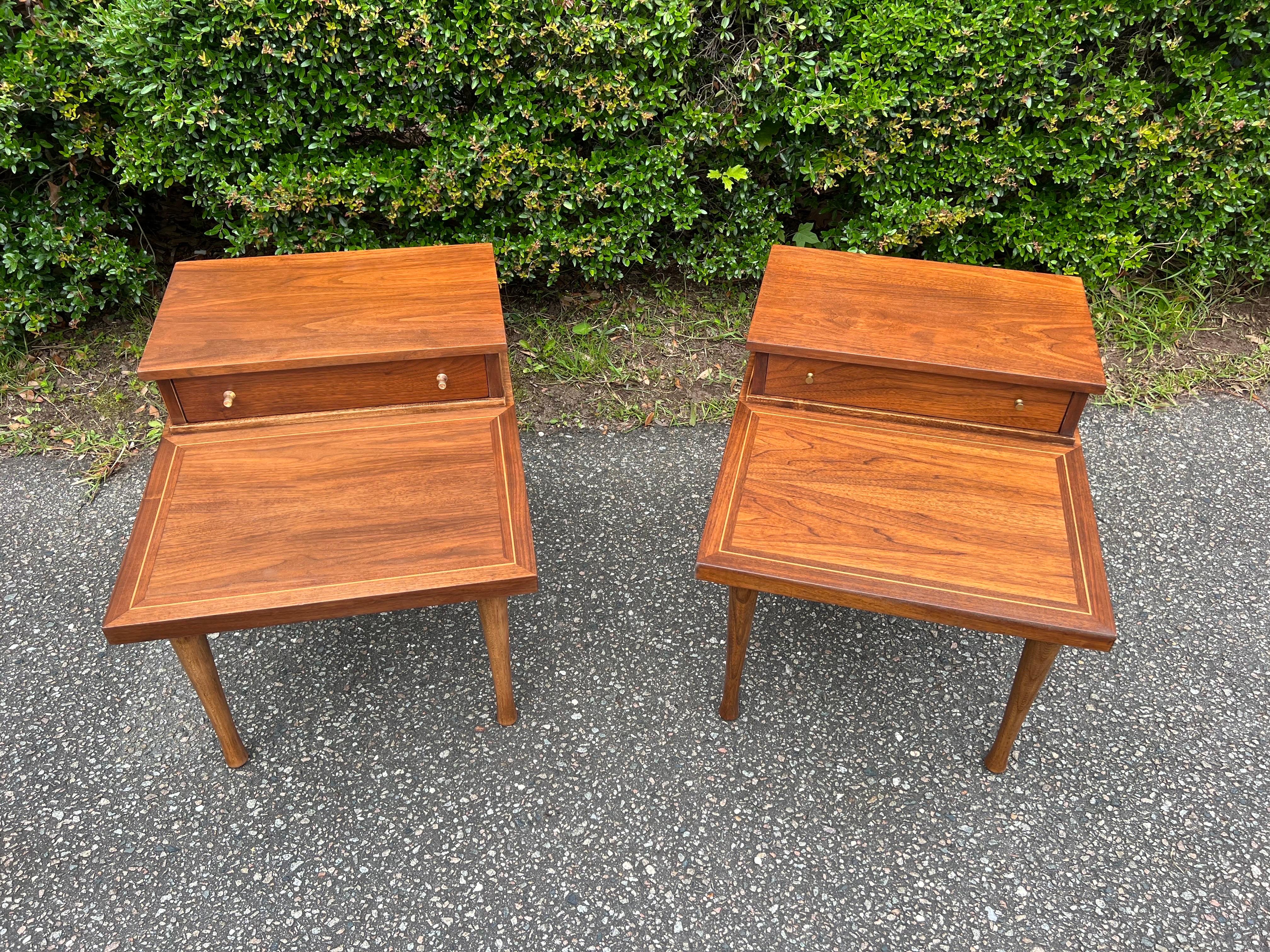 Mid-Century Modern Pair of Mid-20th Century Modern American of Martinsville Side Tables For Sale