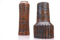 Un par de jarrones de arte brutalista moderno de mediados de siglo de Arnold Wiig fabriker