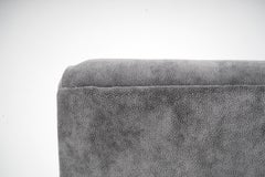 Coppia di poltrone del Medioevo con braccioli e gambe in legno massiccio di faggio