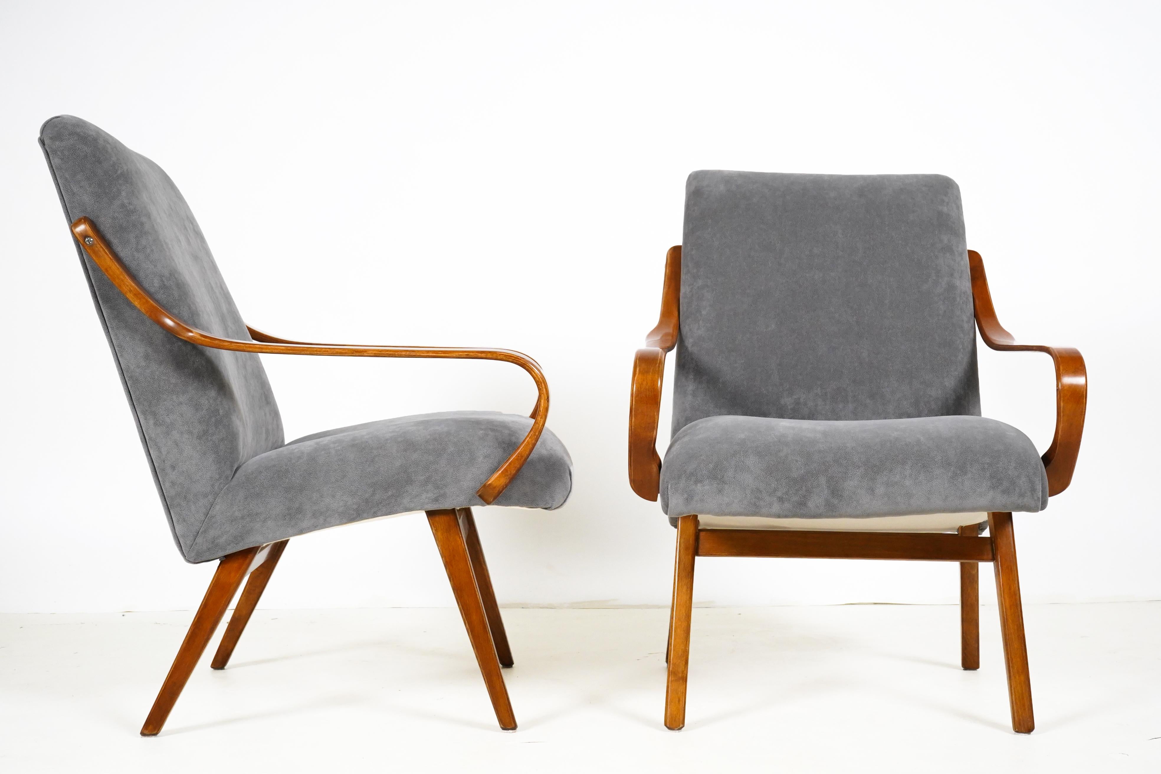 Hungarian Pair of Midcentury Armchairs with Solid Beechwood Arms and Legs For Sale