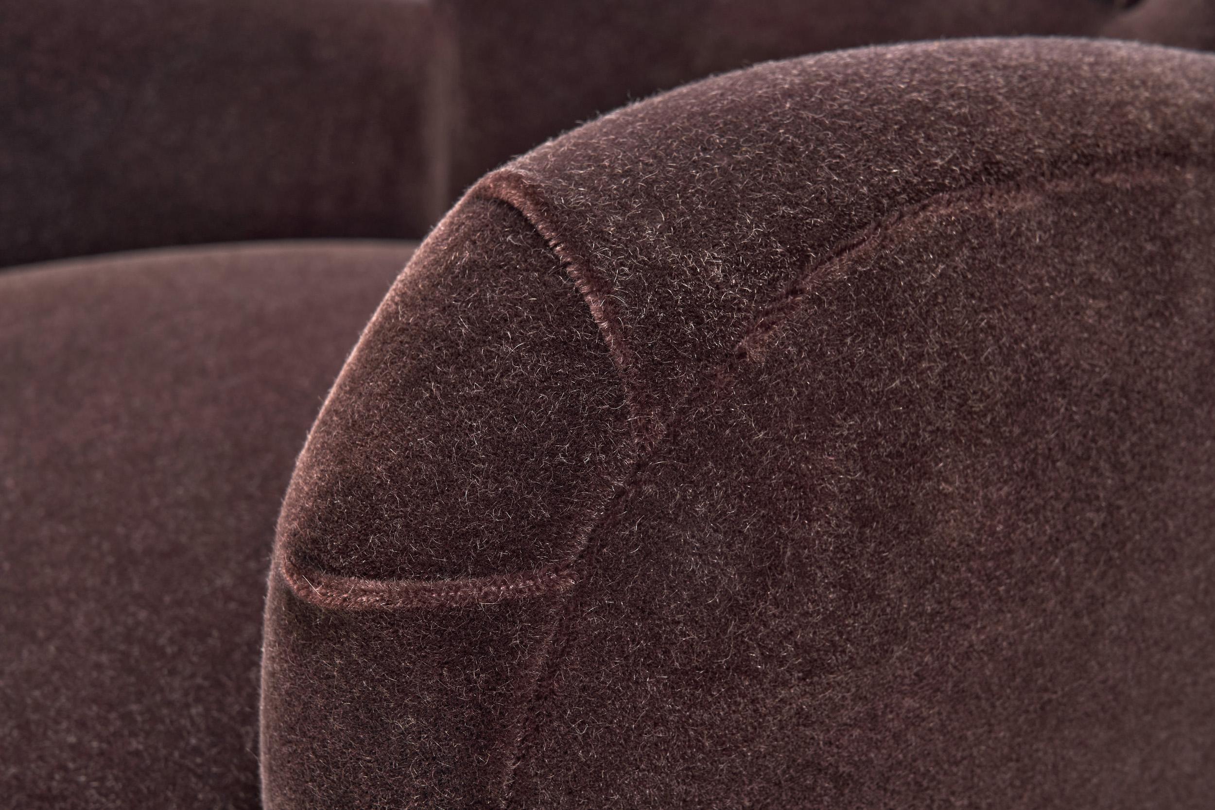 Paire de fauteuils du milieu du siècle aux pieds tachés, Europe Milieu du XXe siècle en vente 5