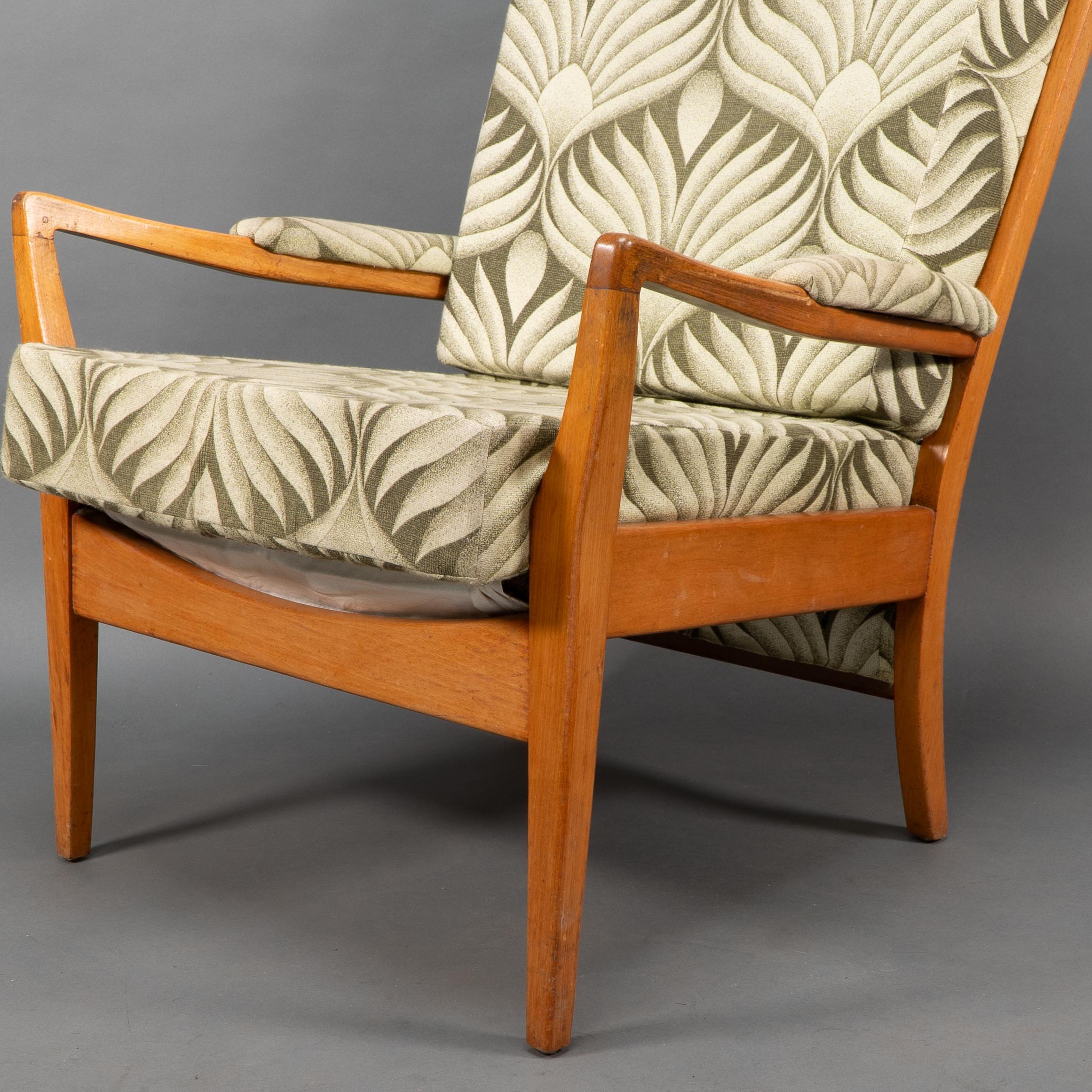 A pair of Mid-Century beech armchairs with outswept arms For Sale 9