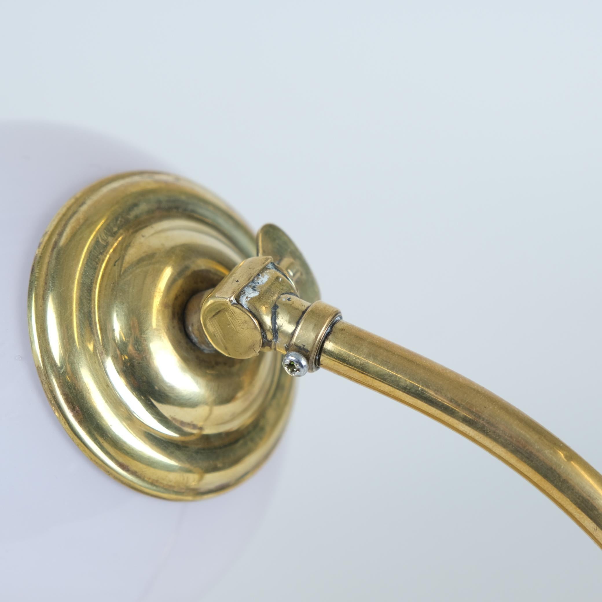 Ein Paar Tischlampen aus Messing und Glas aus der Mitte des Jahrhunderts, Modell EV 52, Itsu 1950er Jahre im Angebot 4