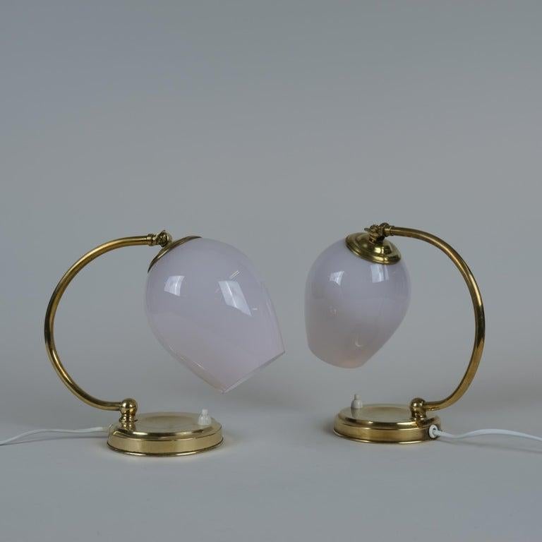 Paire de lampes de table en laiton et verre du milieu du siècle, modèle EV 52, Itsu, années 1950 en vente 3