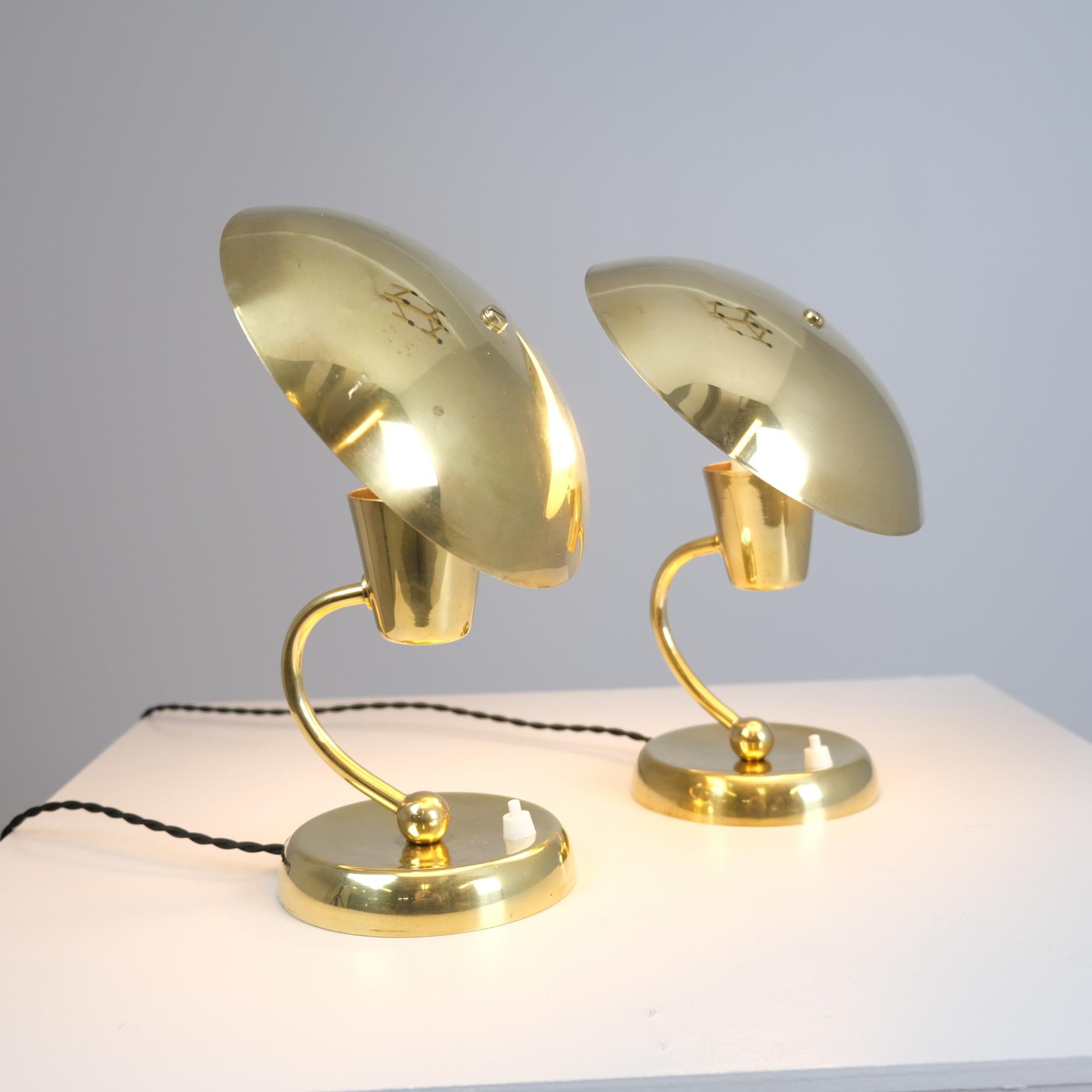 A Pair of Mid-Century Brass Table Lamps Model EV 59, Itsu 1950s For Sale 3