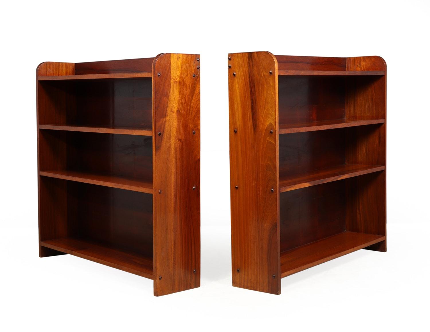 A pair of midcentury Brazilian bookcases in Jacaranda

A great matching pair of open bookcases Produced in the 1960s by fabrica de moveis bandeirante these bookcases are in Solid Jacaranda and in very good condition,

Age: 1960

Style: