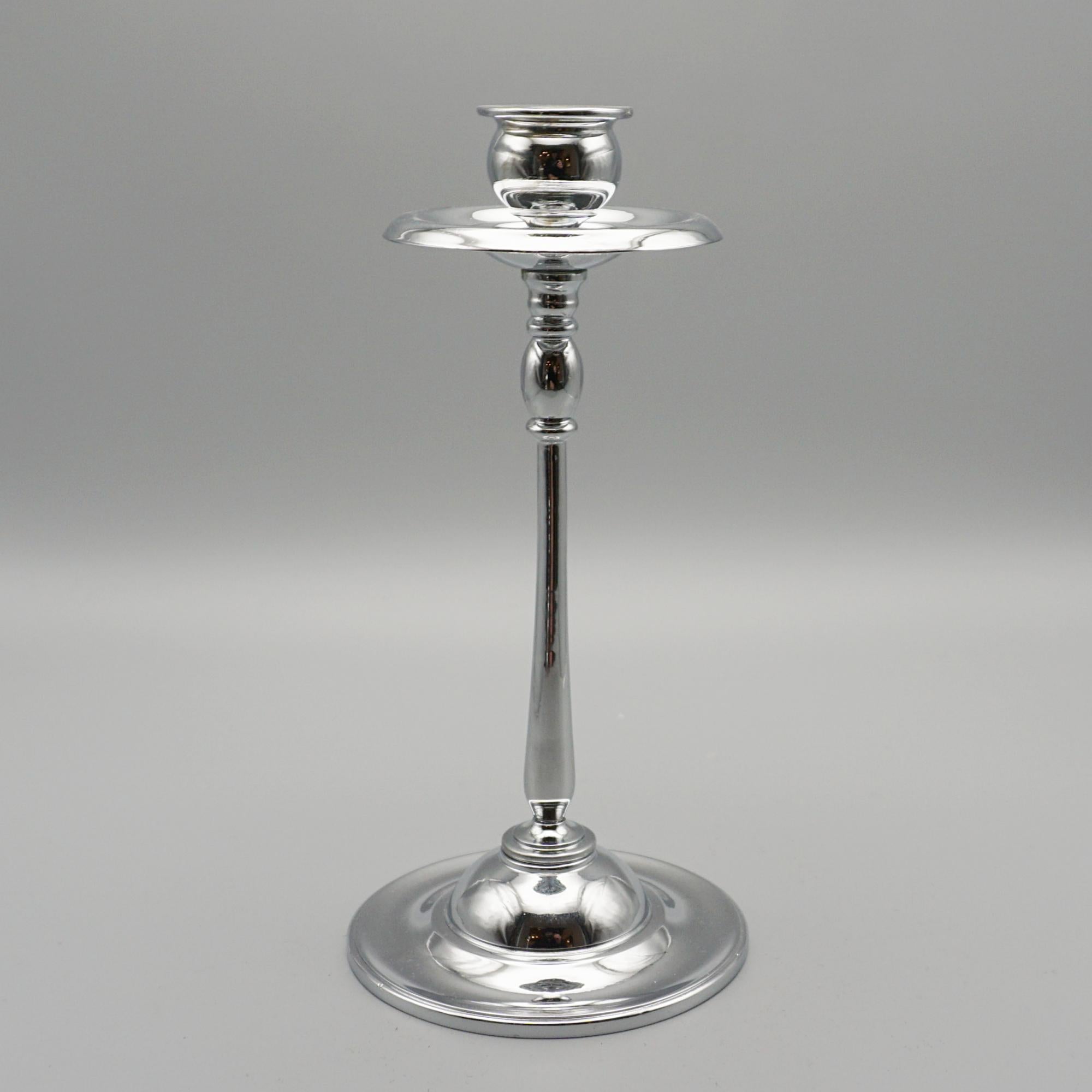 Una coppia di candelabri di metà secolo In condizioni buone in vendita a Forest Row, East Sussex
