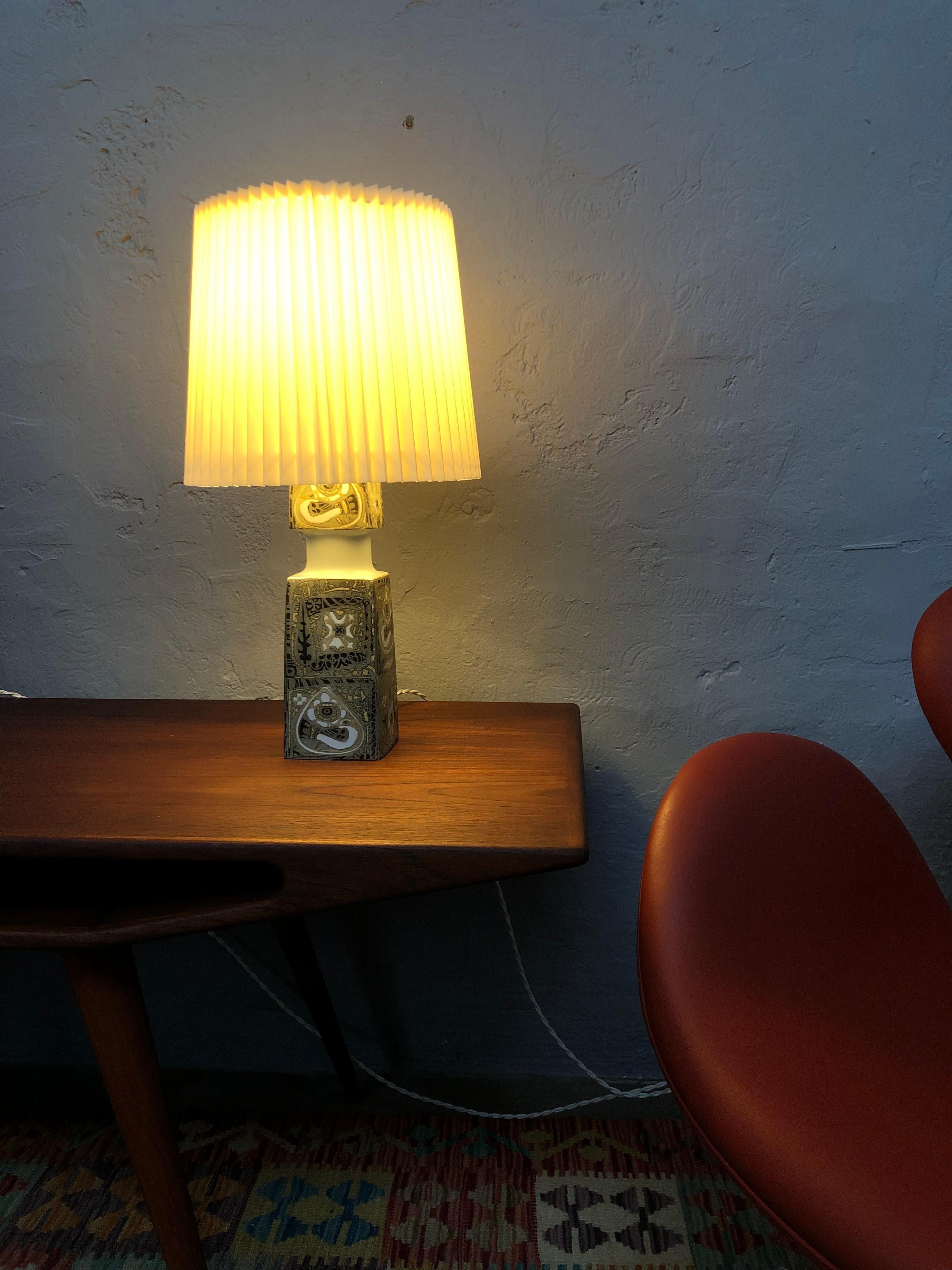 Pair of Mid Century Ceramic Table Lamp by Nils Thorssen for Fog and Mørup For Sale 5