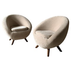 A Pair of Mid-Century Egg Chairs in Alpaca Wool, Scandinavia, circa 1960s