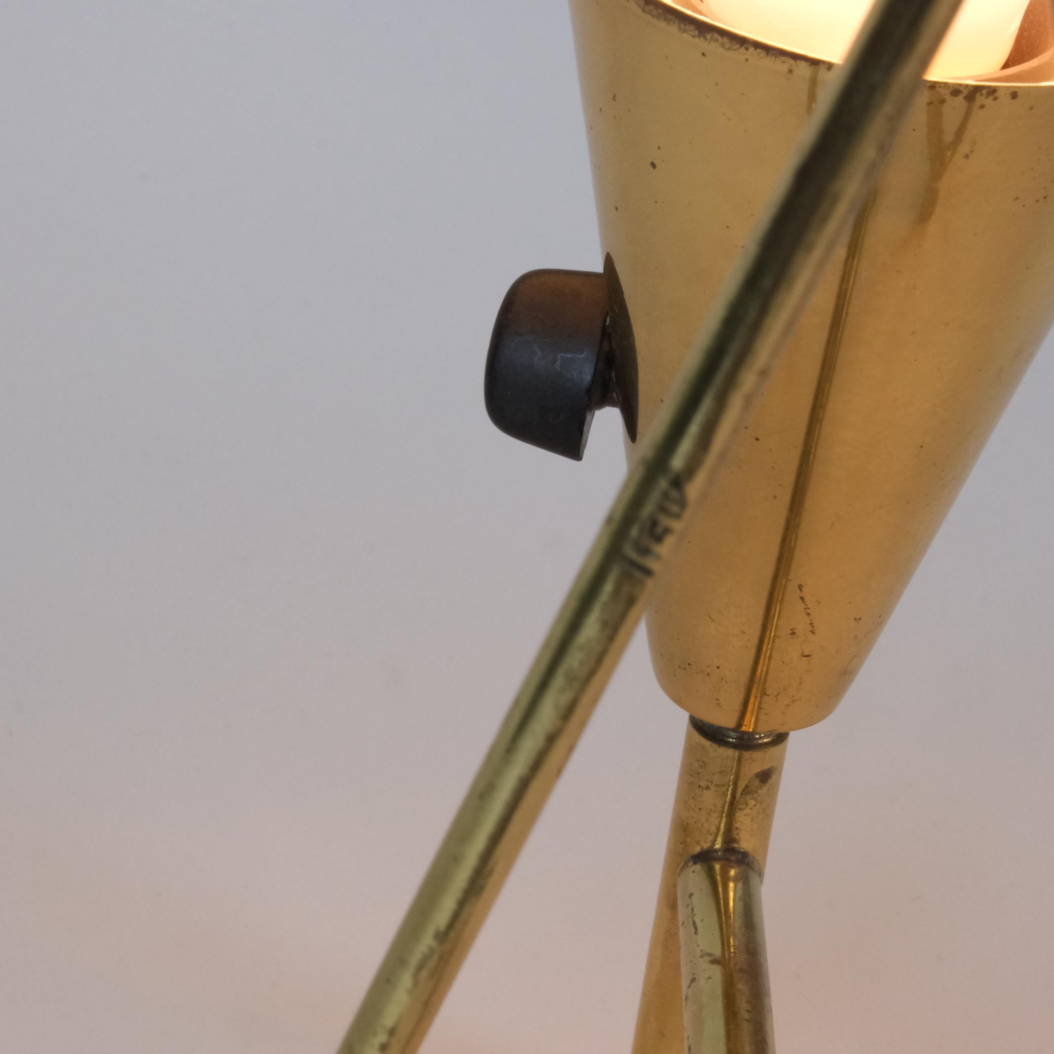 Ein Paar Wand-/Tischlampen aus Vollmessing aus der Mitte des Jahrhunderts, Itsu 1950er Jahre im Angebot 7