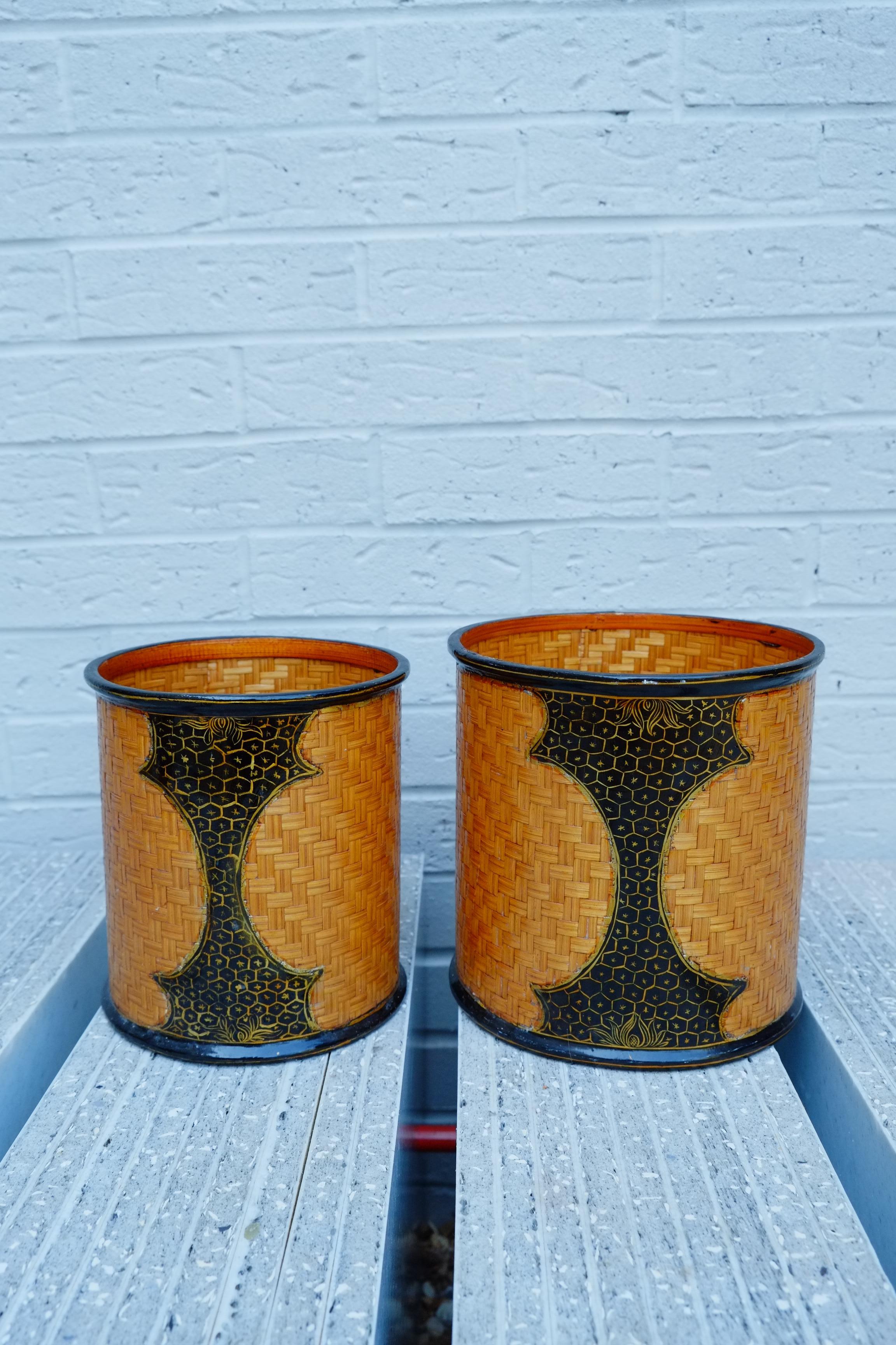 Japanese Pair of Midcentury Lacquered Rattan Paper Baskets  For Sale