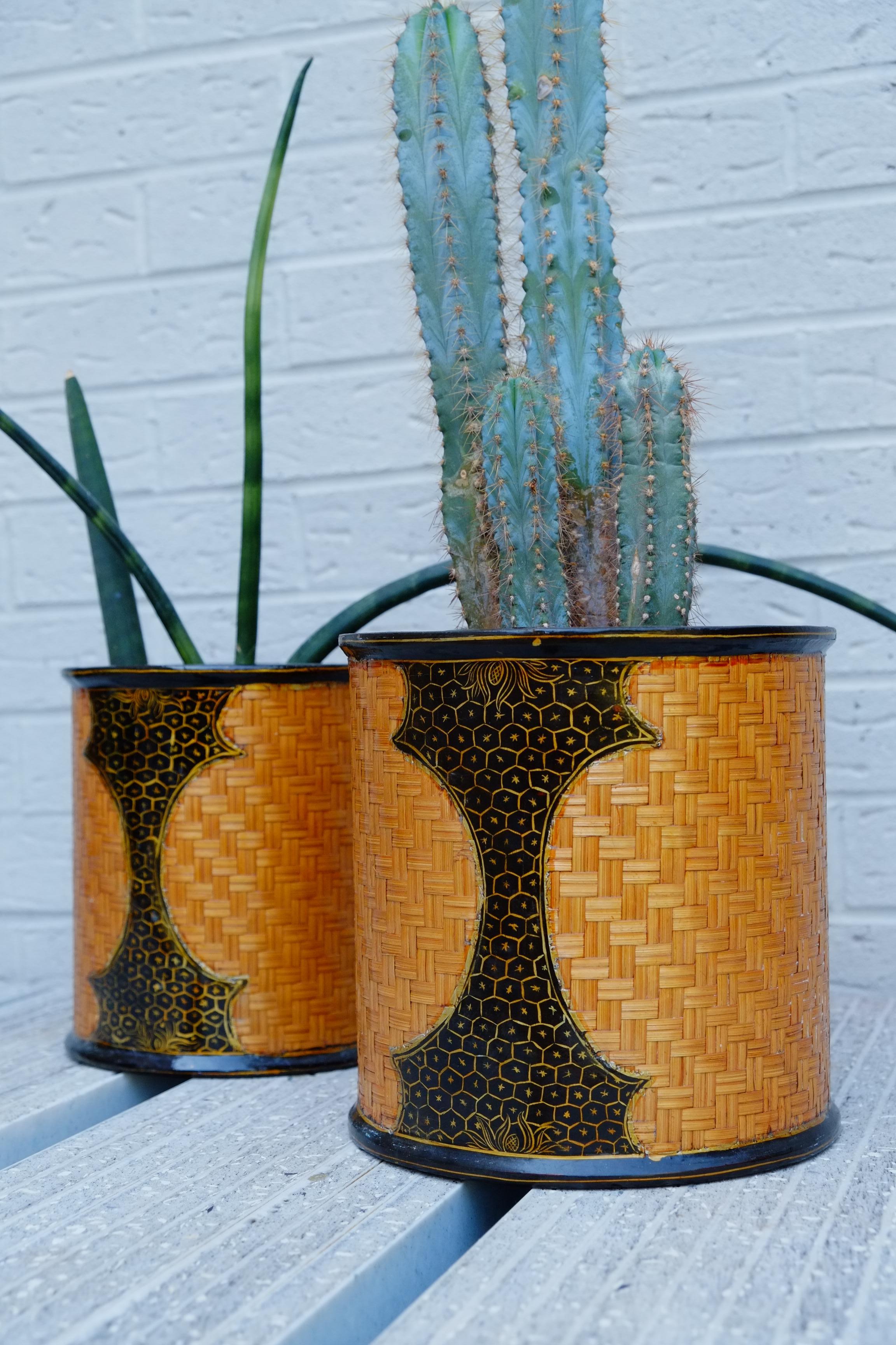 Pair of Midcentury Lacquered Rattan Paper Baskets  In Good Condition For Sale In Leicester, GB